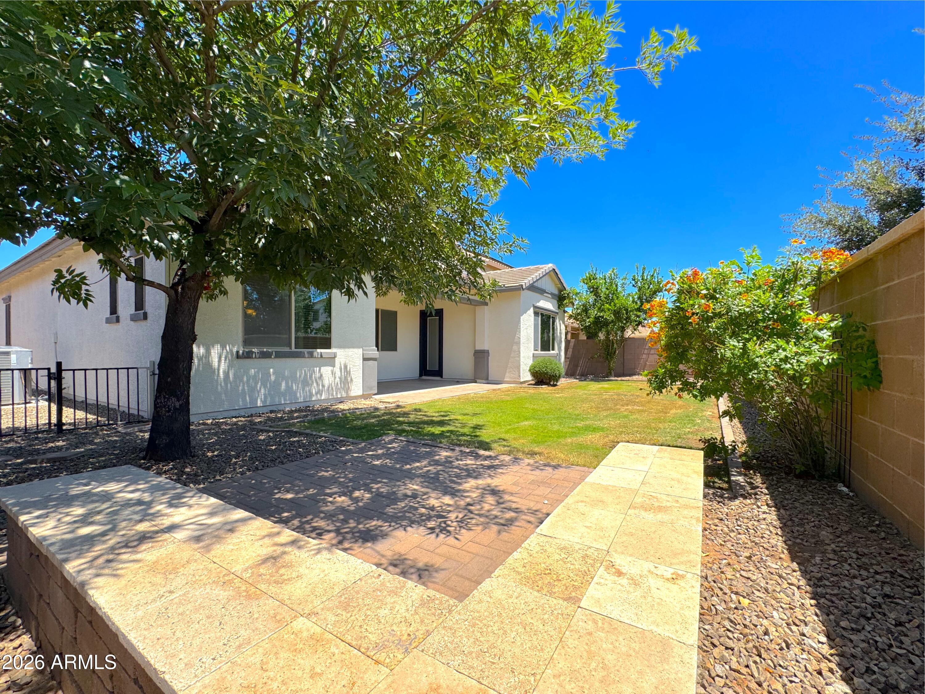 2557 E ORLEANS Drive