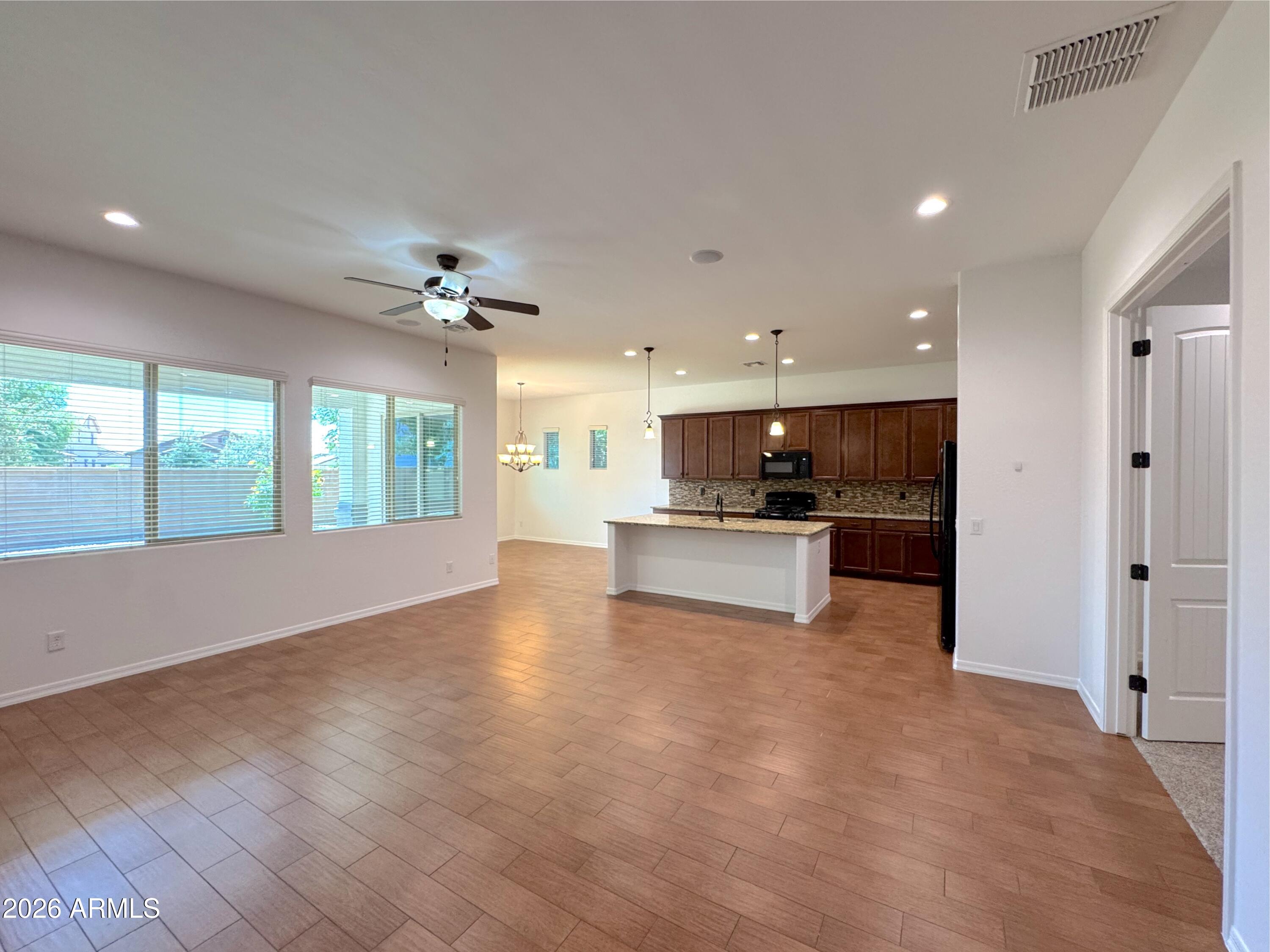 2557 E ORLEANS Drive
