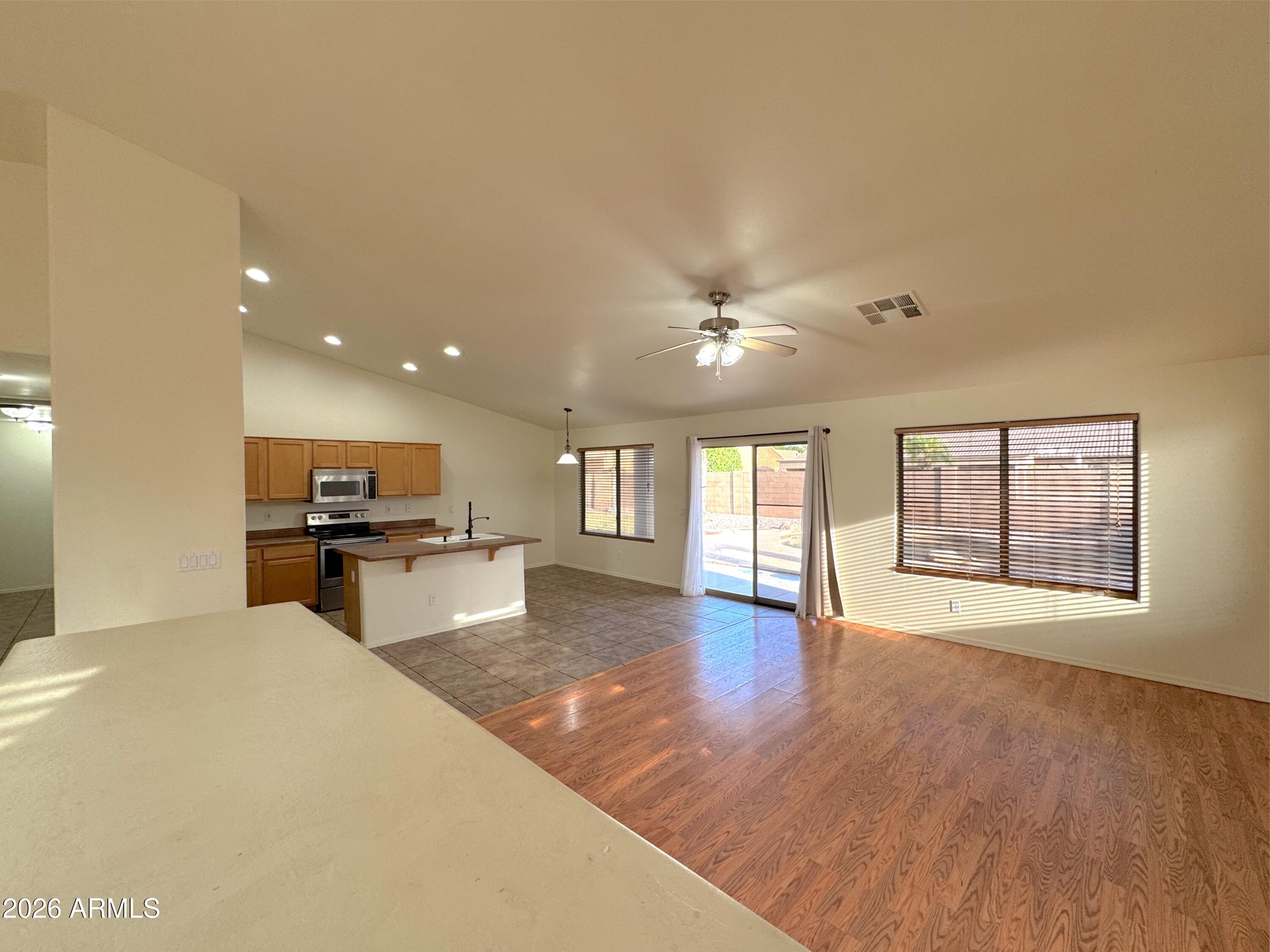 8621 E OLLA Avenue