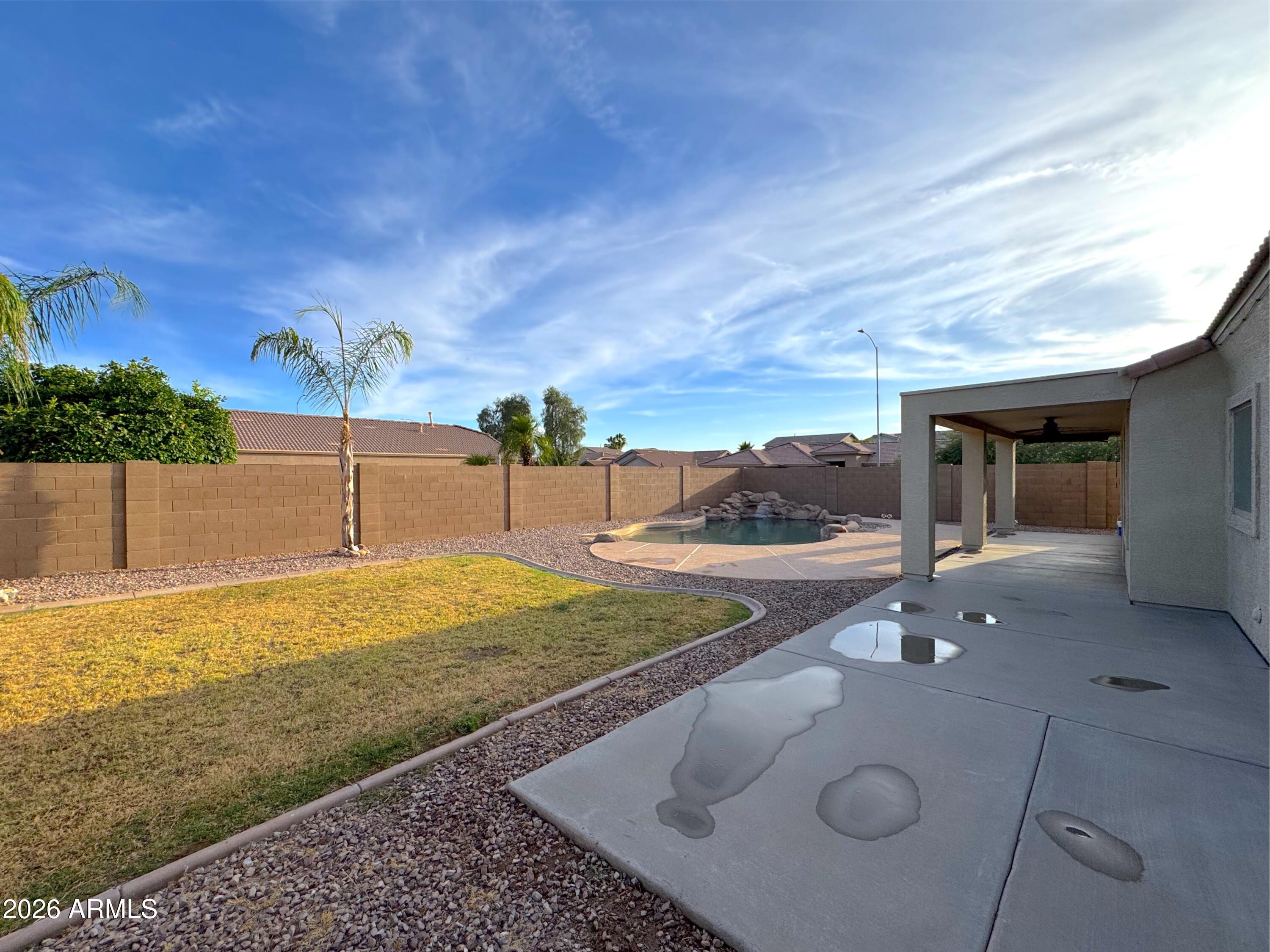 8621 E OLLA Avenue