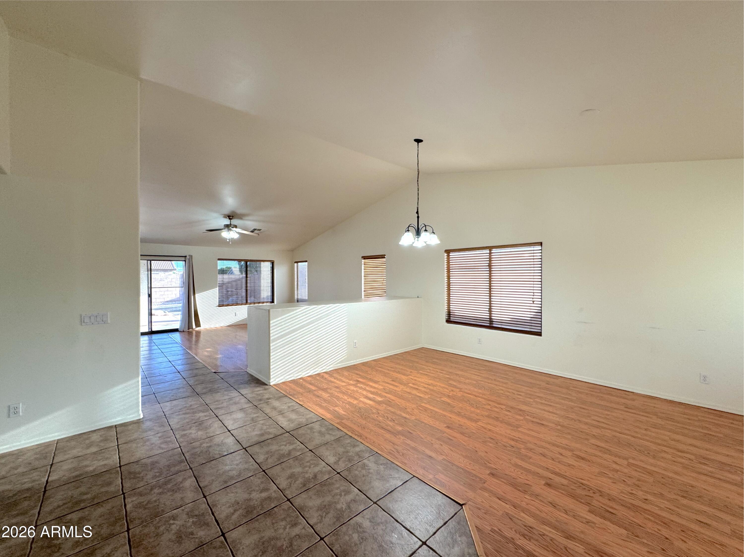 8621 E OLLA Avenue