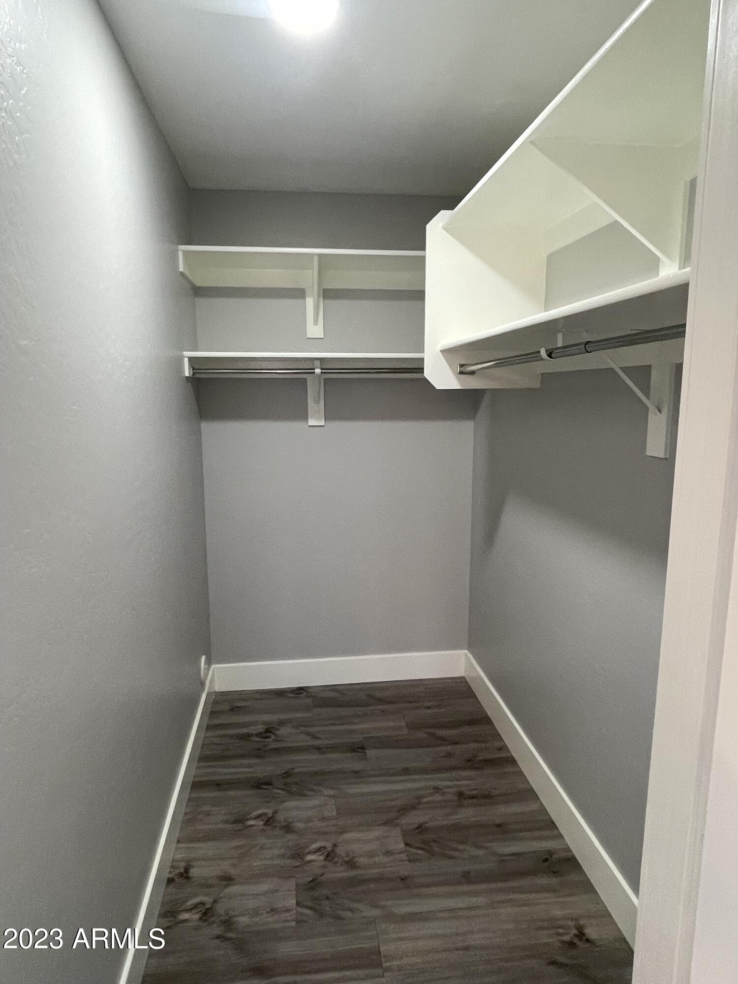 1731 E JEANNE Lane