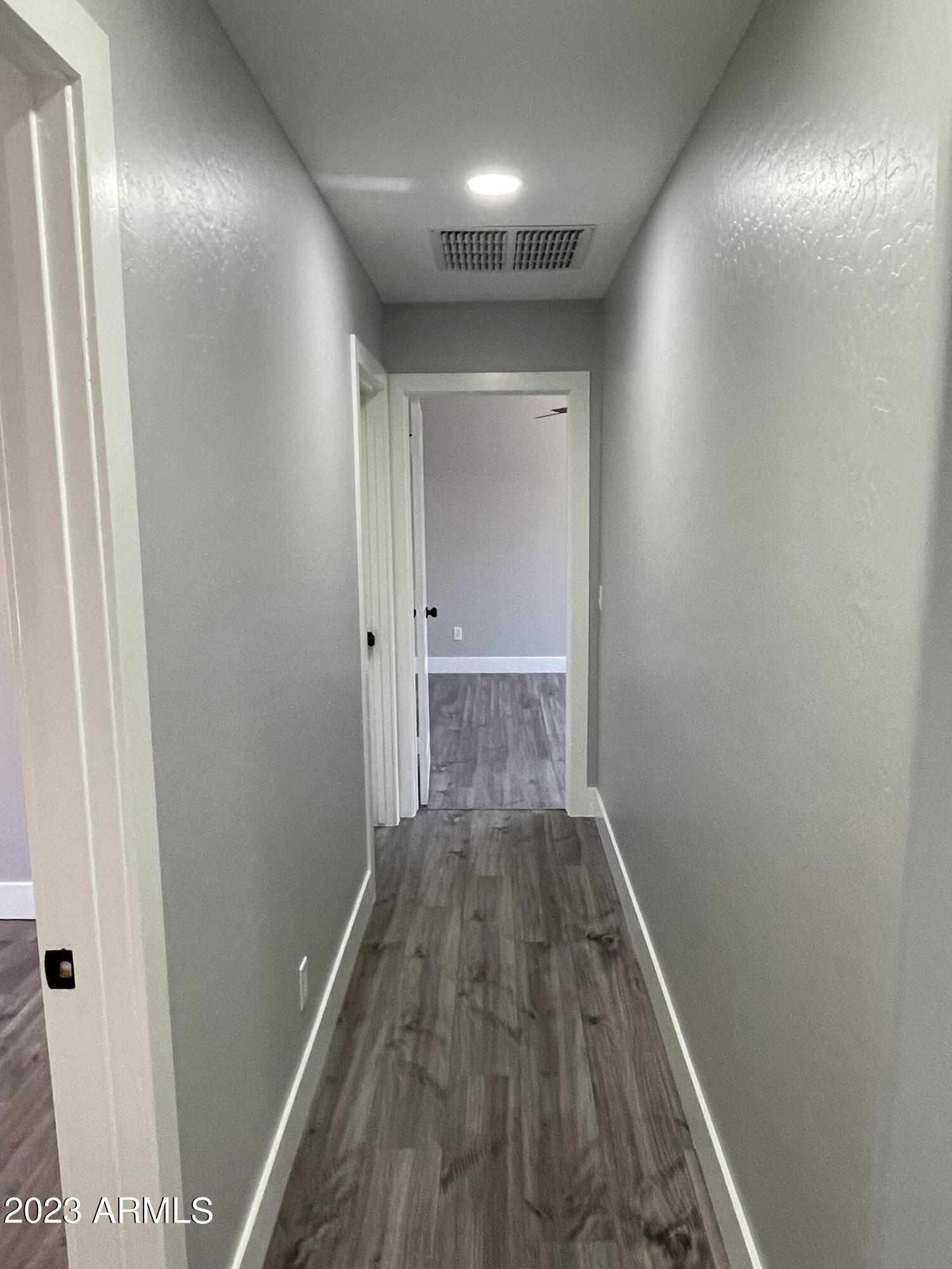 1731 E JEANNE Lane