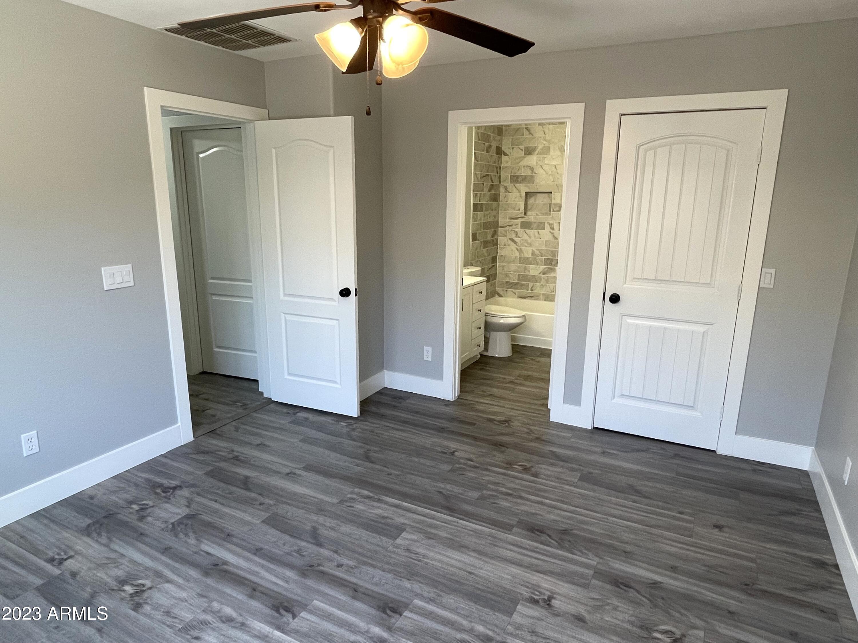1731 E JEANNE Lane