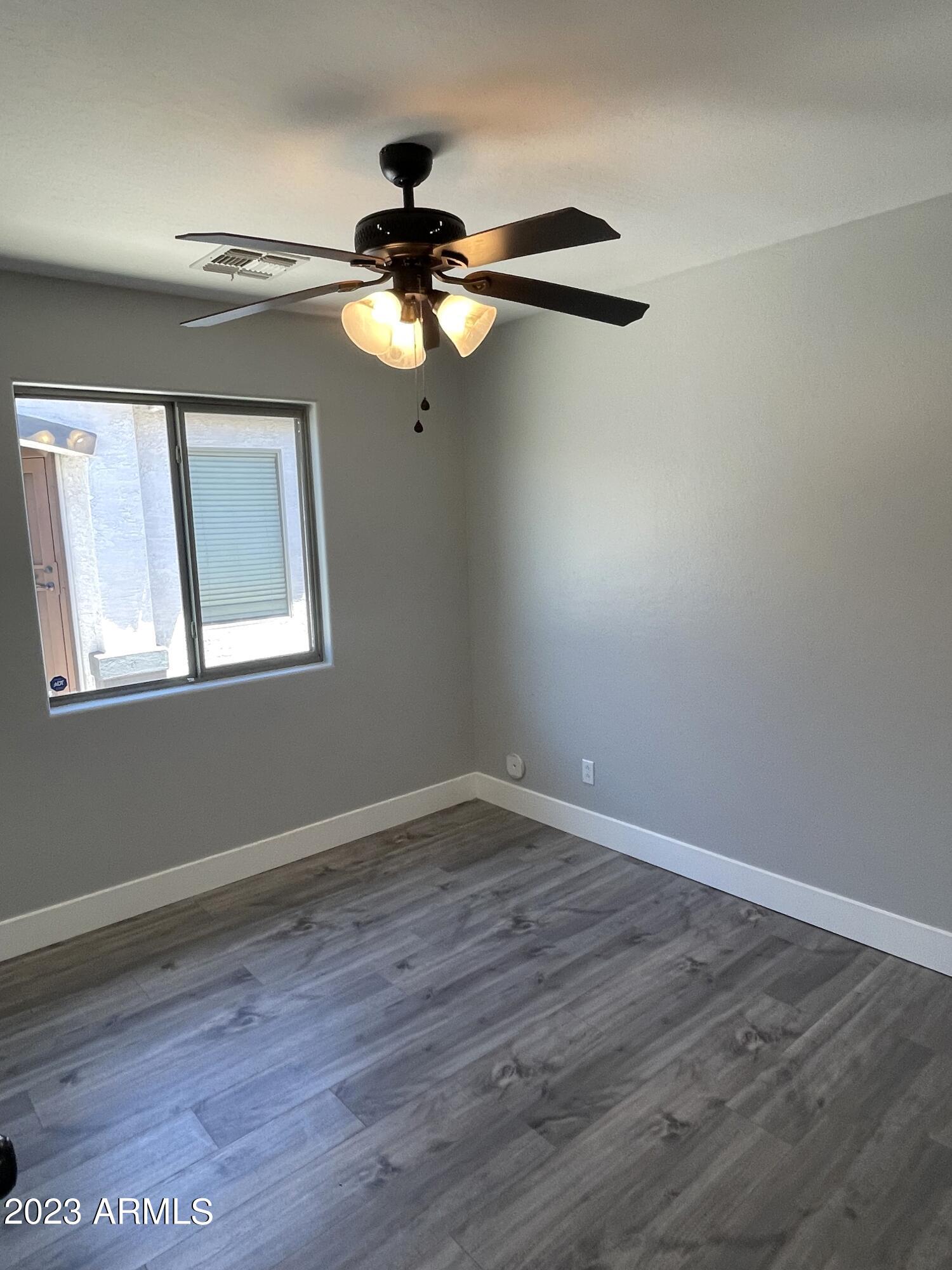 1731 E JEANNE Lane