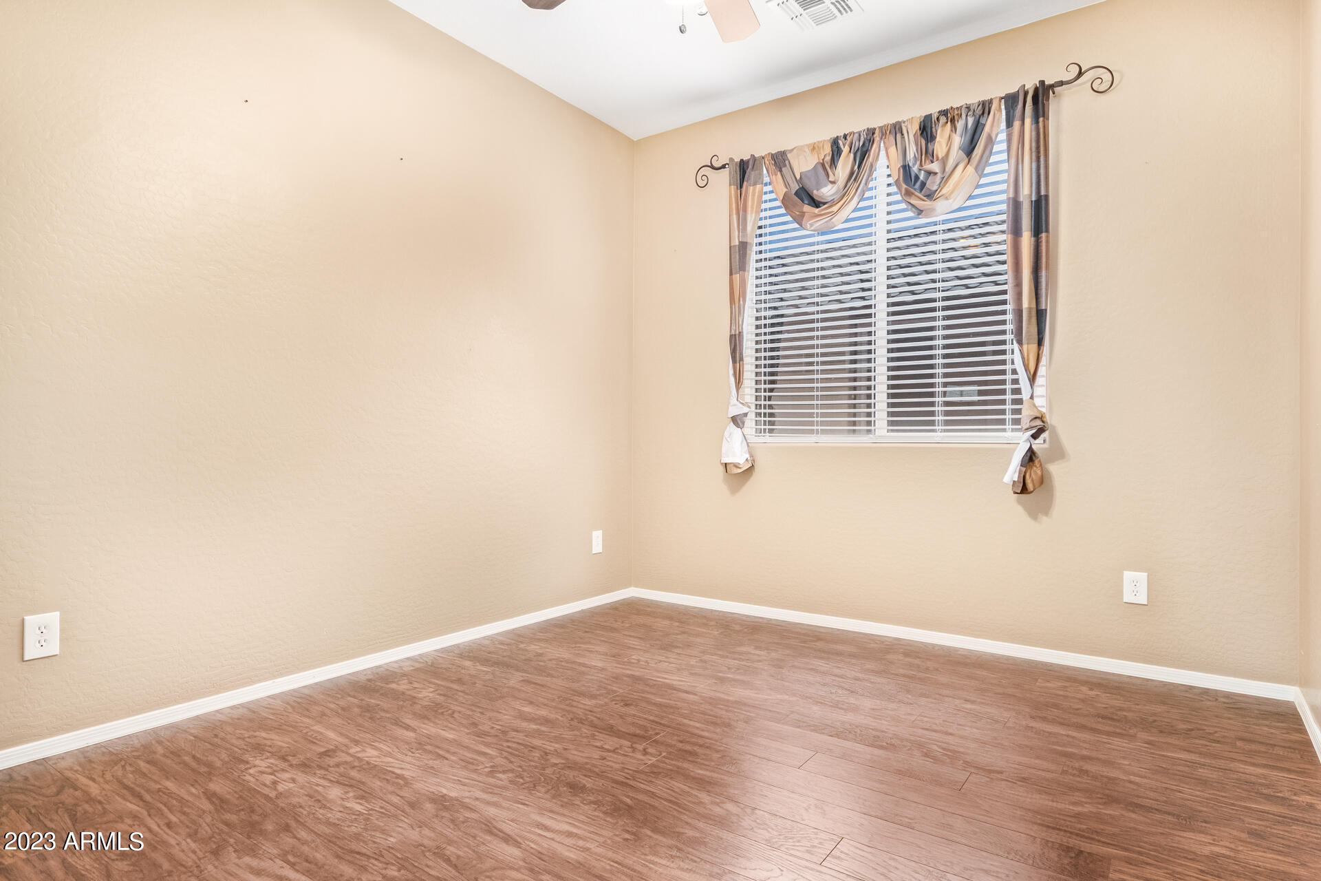 18608 W LUPINE Avenue