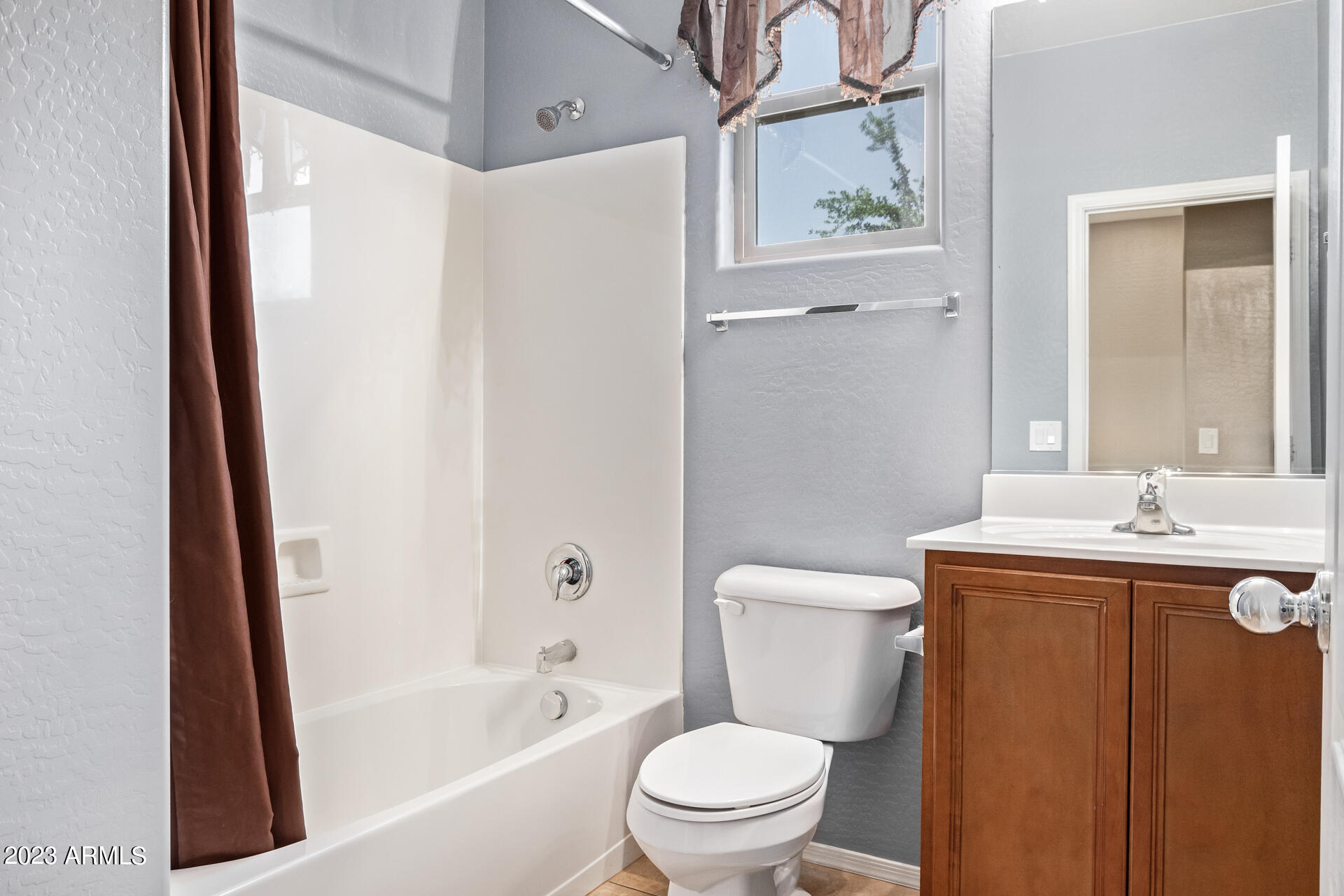 18608 W LUPINE Avenue