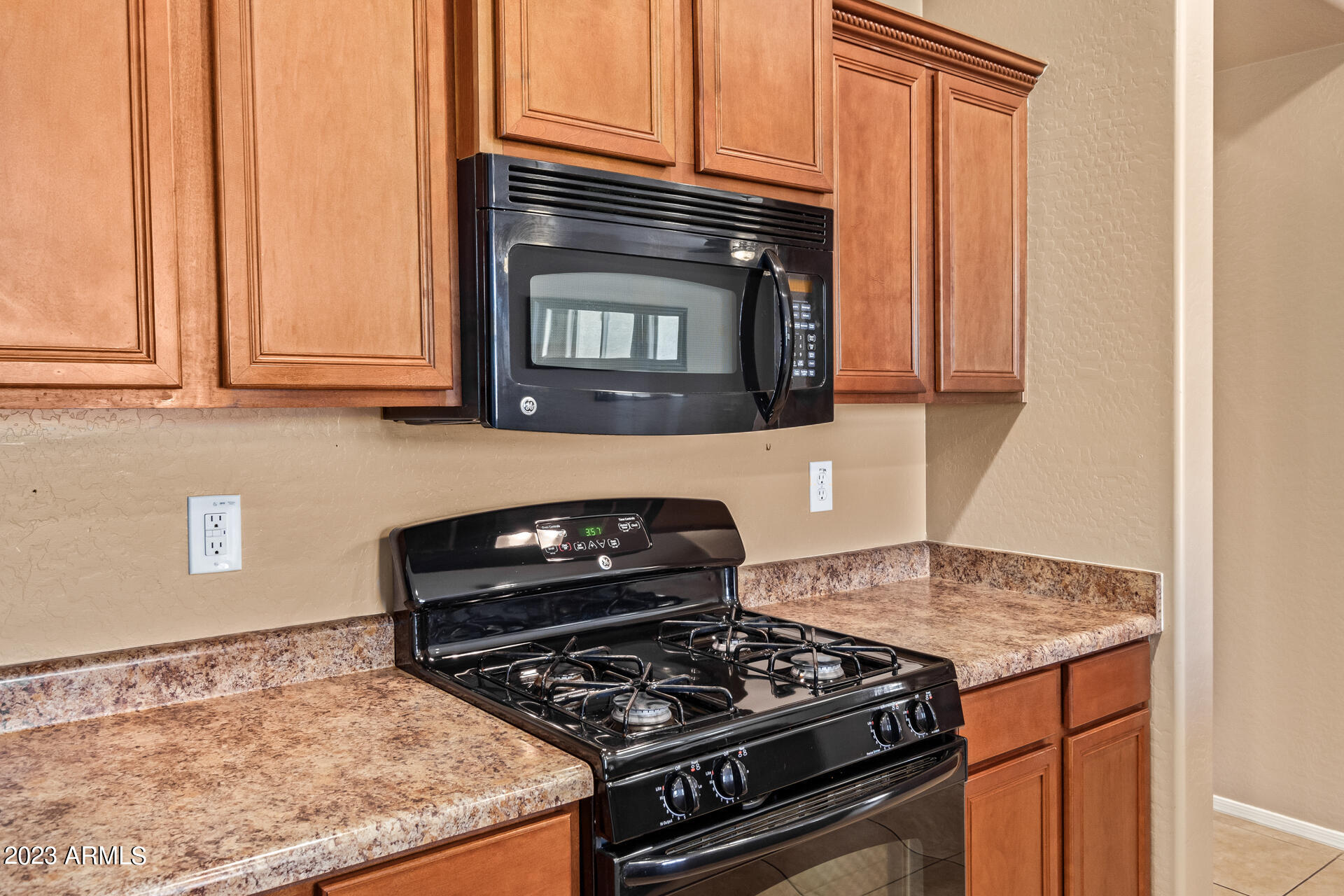 18608 W LUPINE Avenue