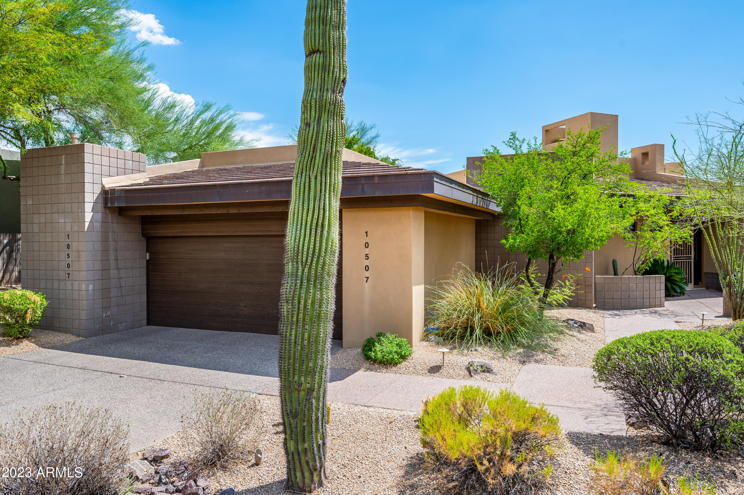 10507 E FERNWOOD Lane