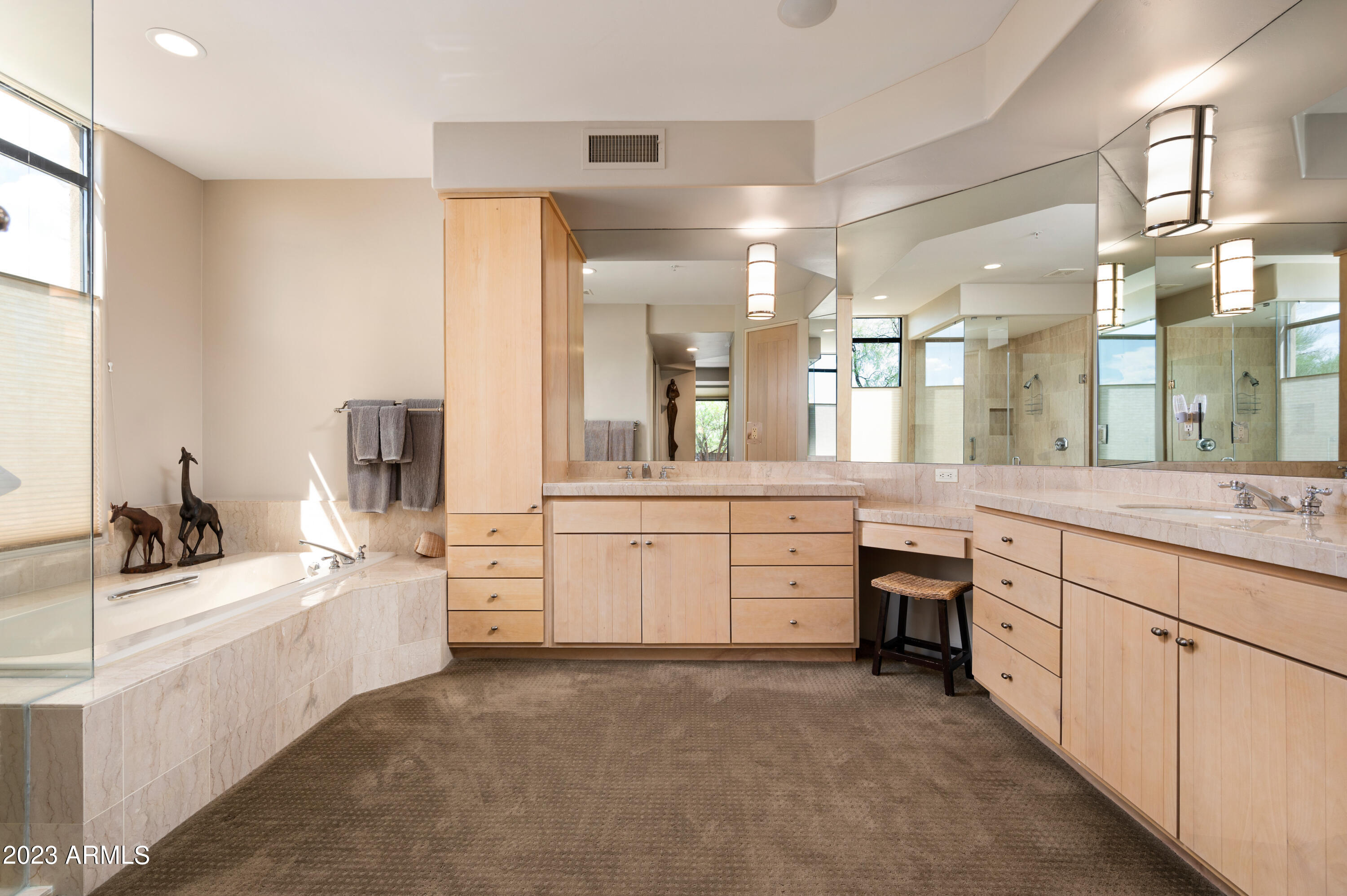 10507 E FERNWOOD Lane