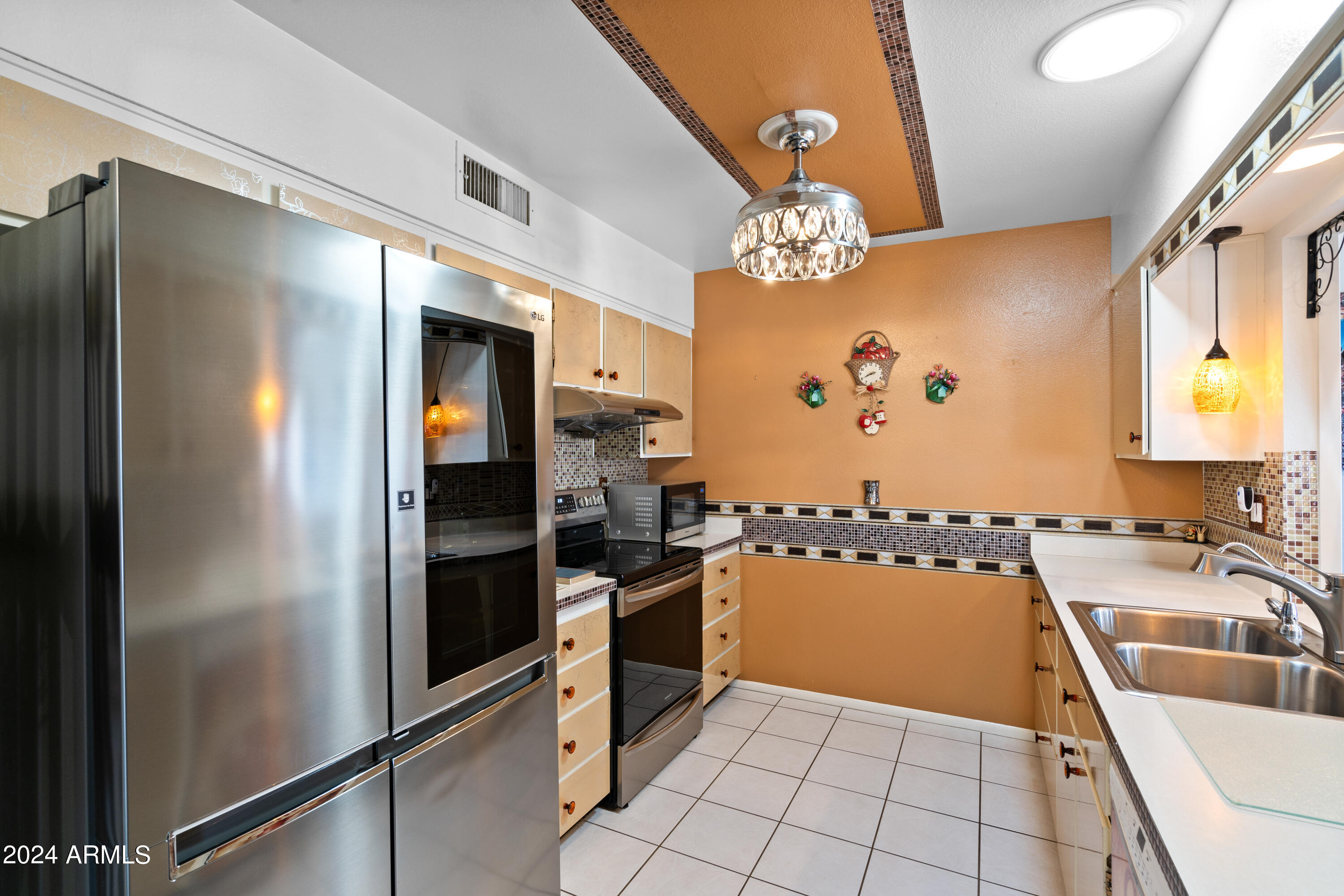 9435 W Newport Drive