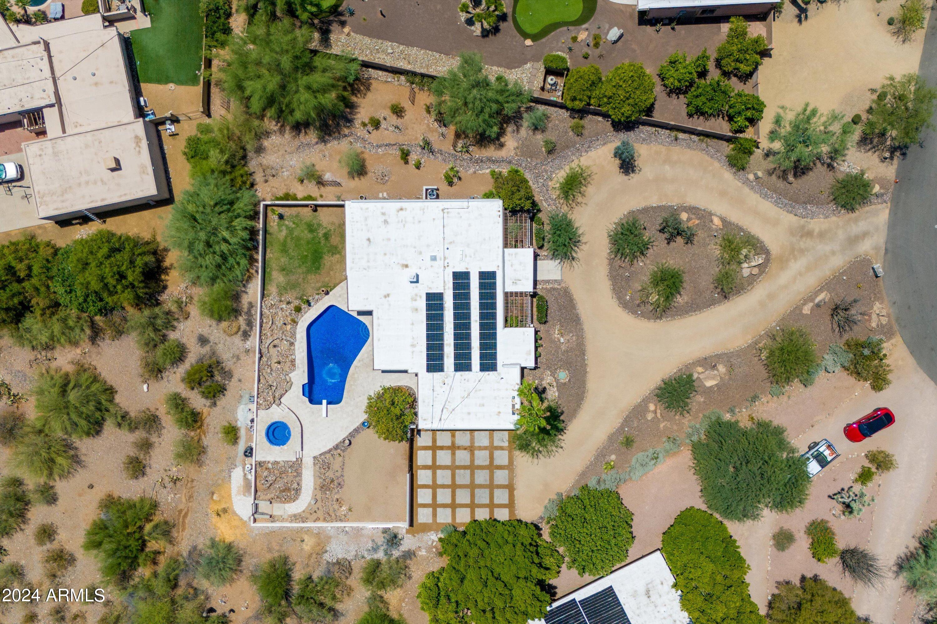 8621 N STARLING Lane