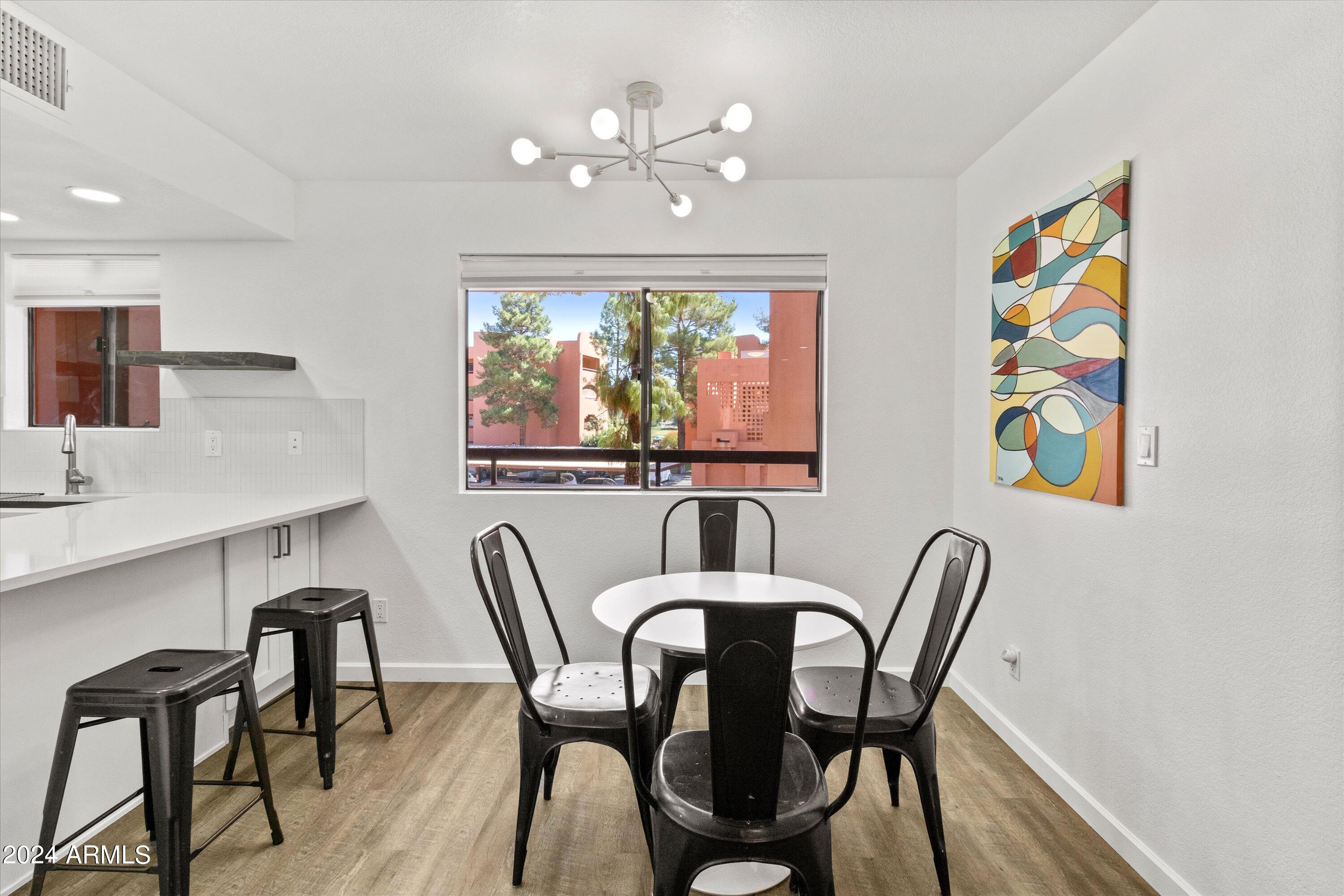 12212 N Paradise Vlg Parkway S, 212