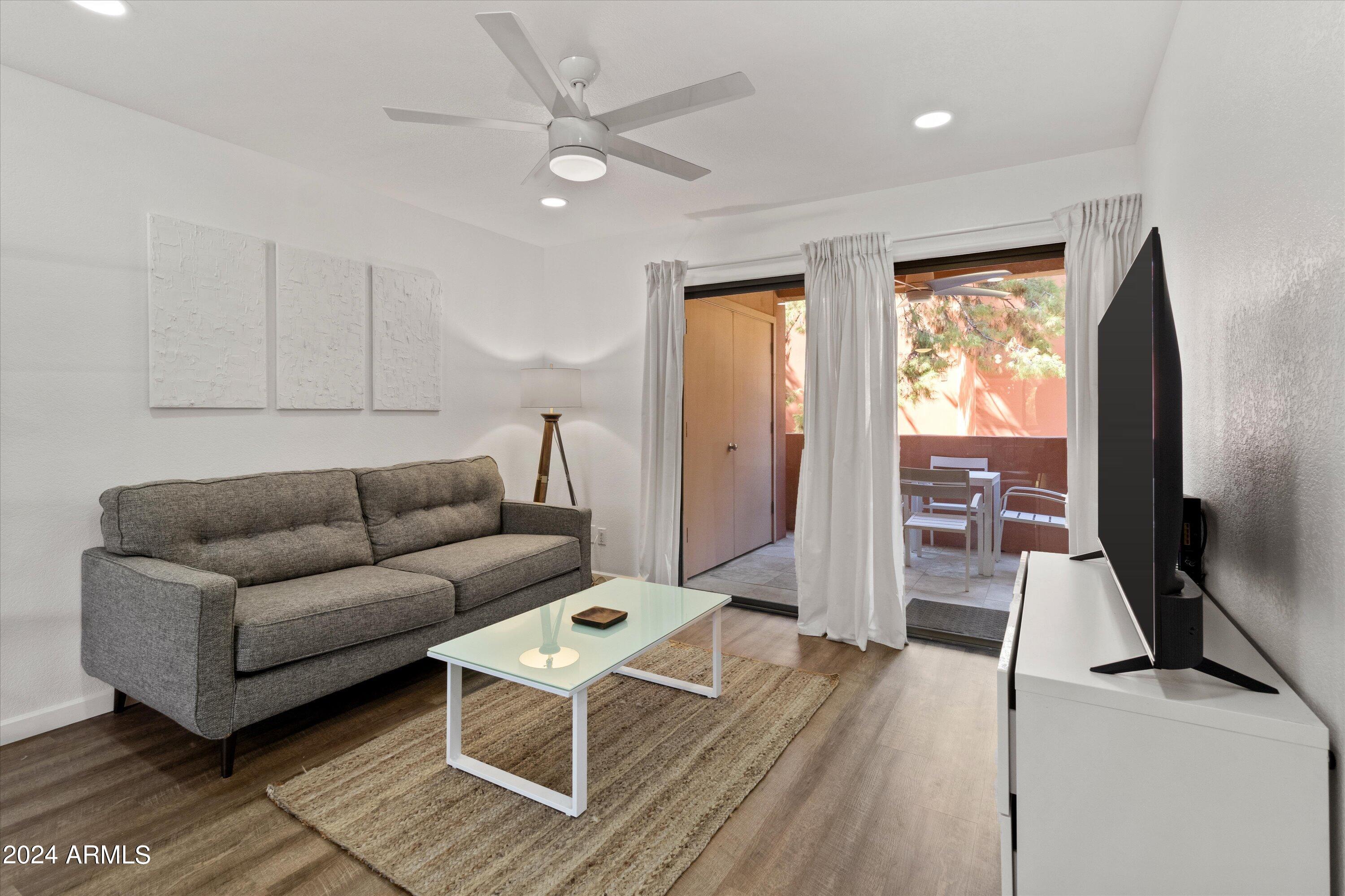 12212 N Paradise Vlg Parkway S, 212