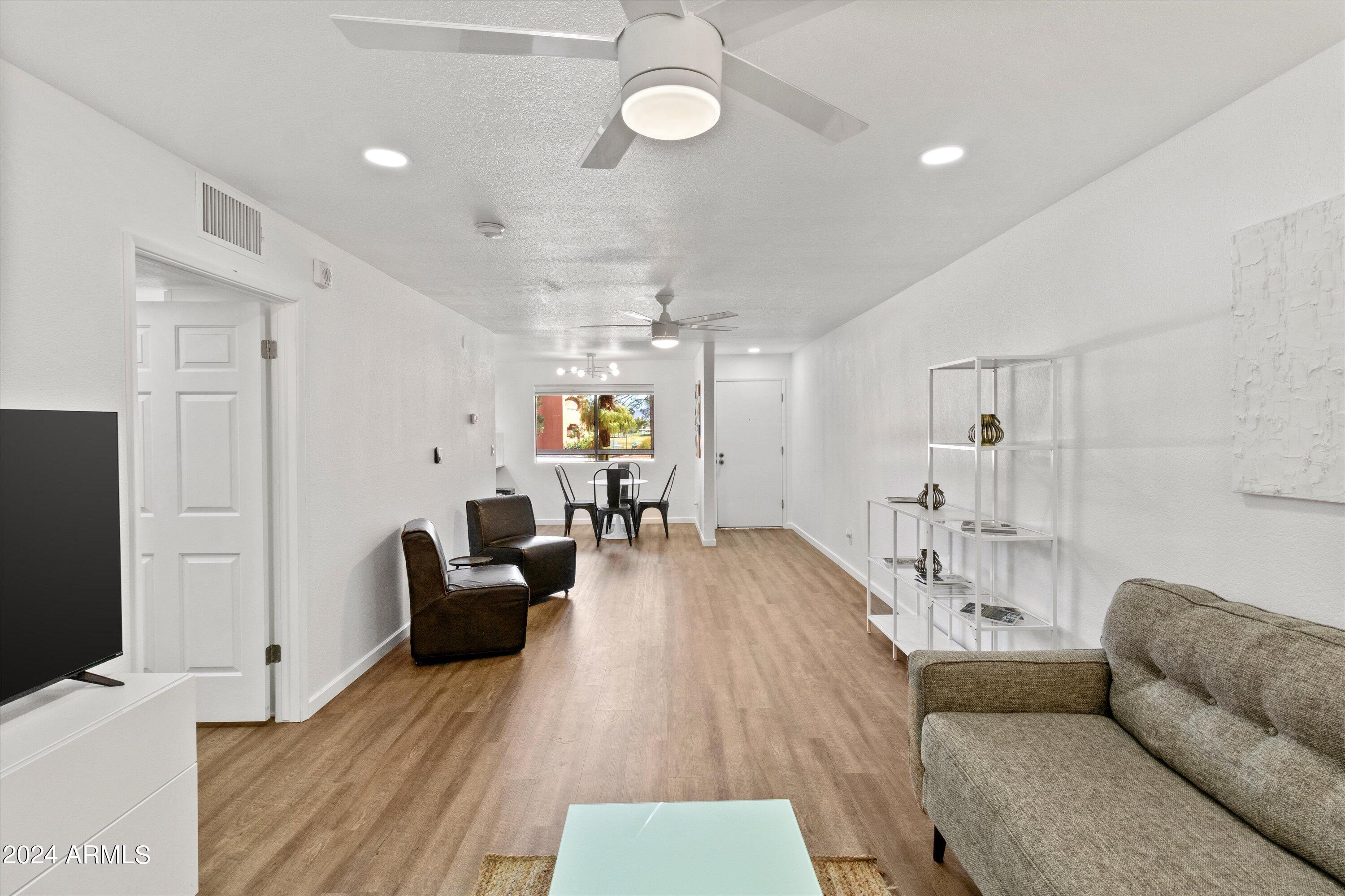 12212 N Paradise Vlg Parkway S, 212