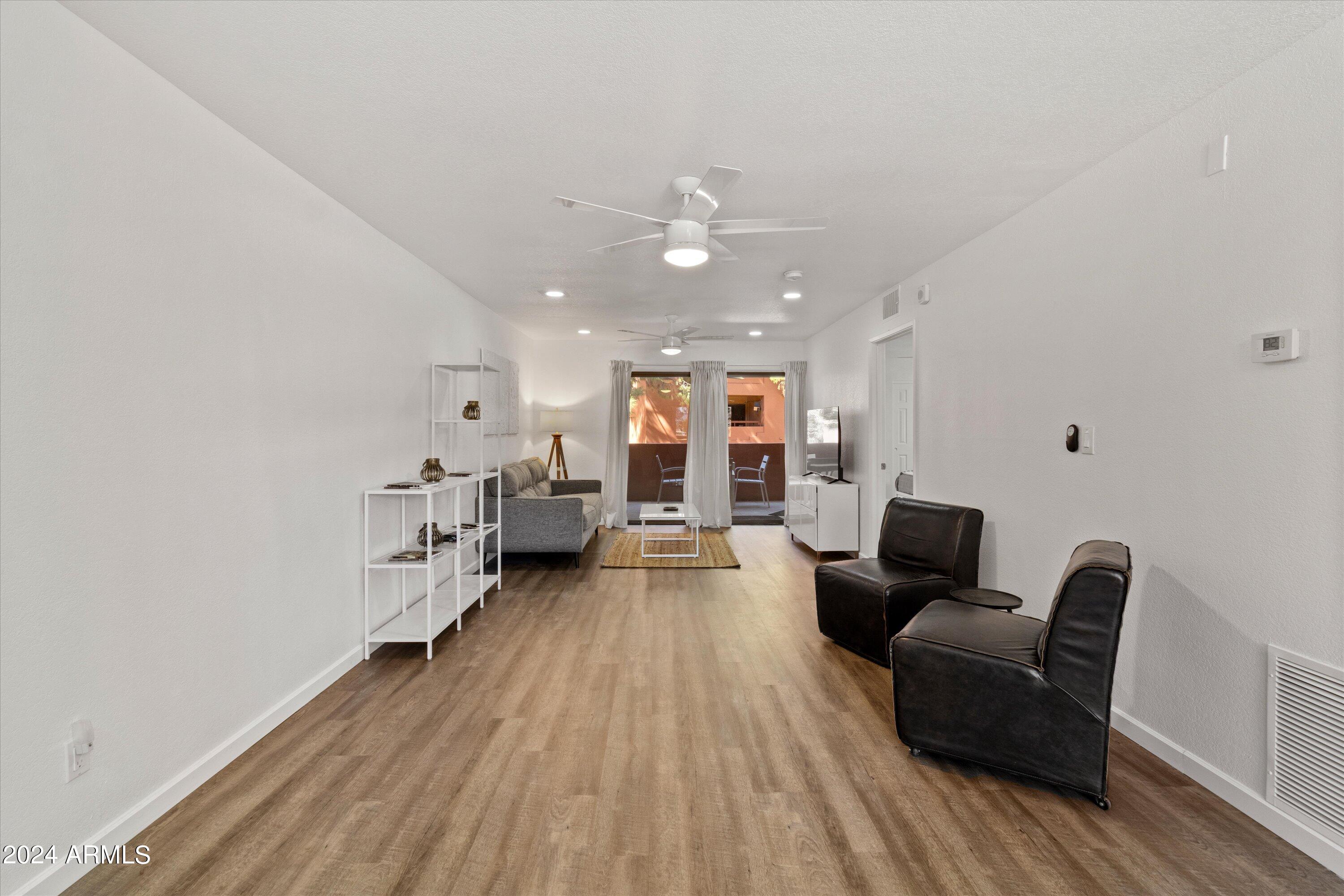 12212 N Paradise Vlg Parkway S, 212