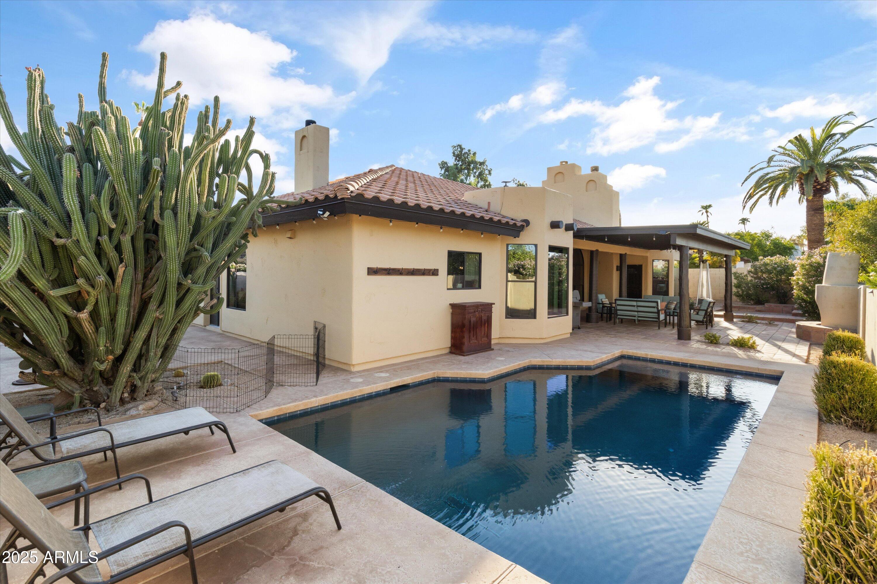 3418 E Las Rocas Drive