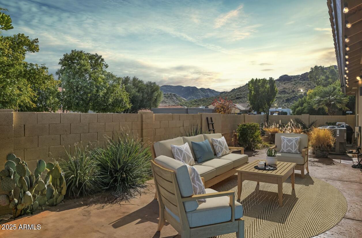 3418 E Las Rocas Drive