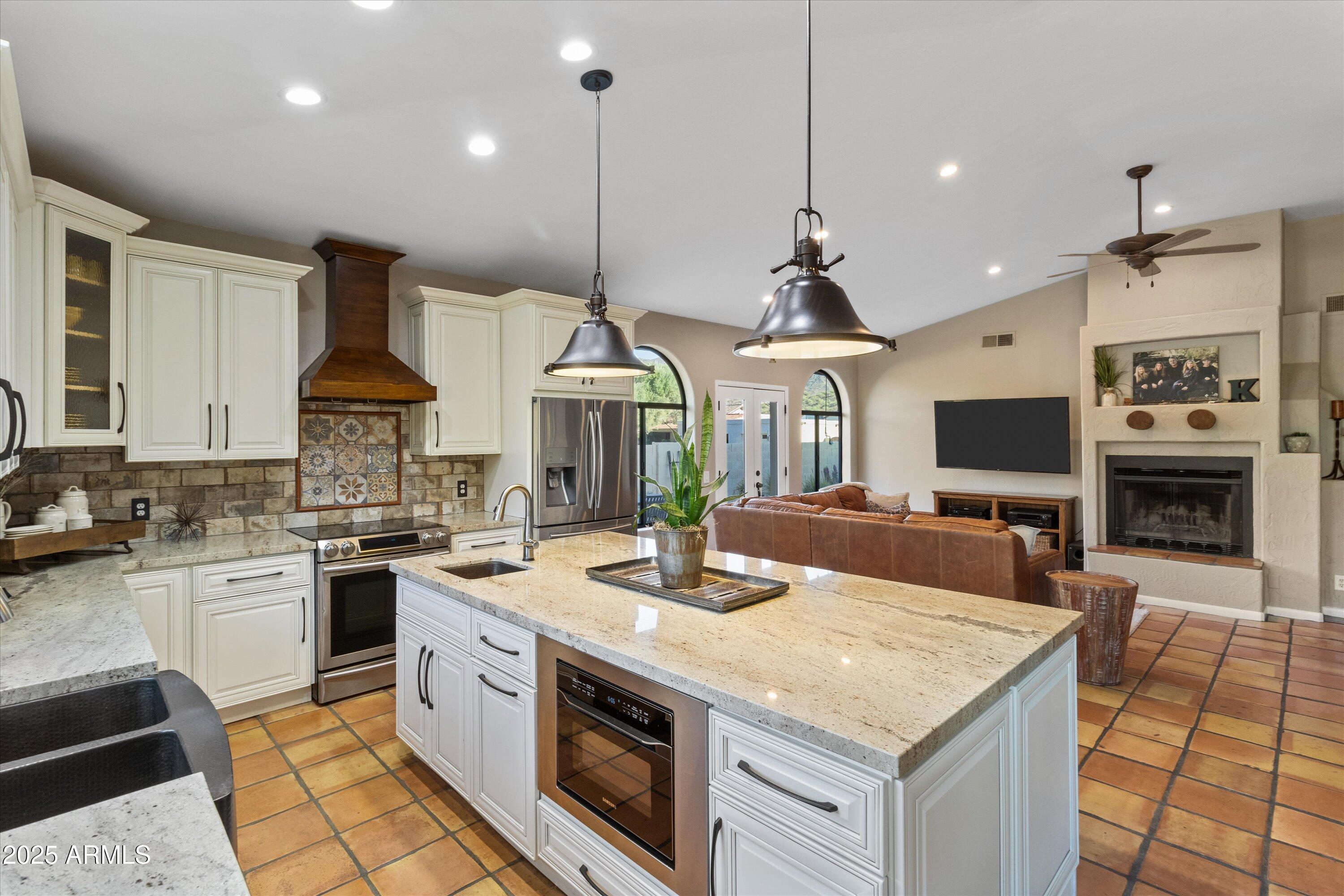 3418 E Las Rocas Drive