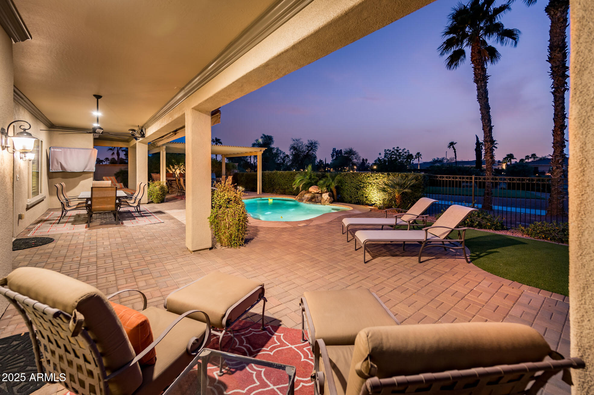23116 N DEL MONTE Drive