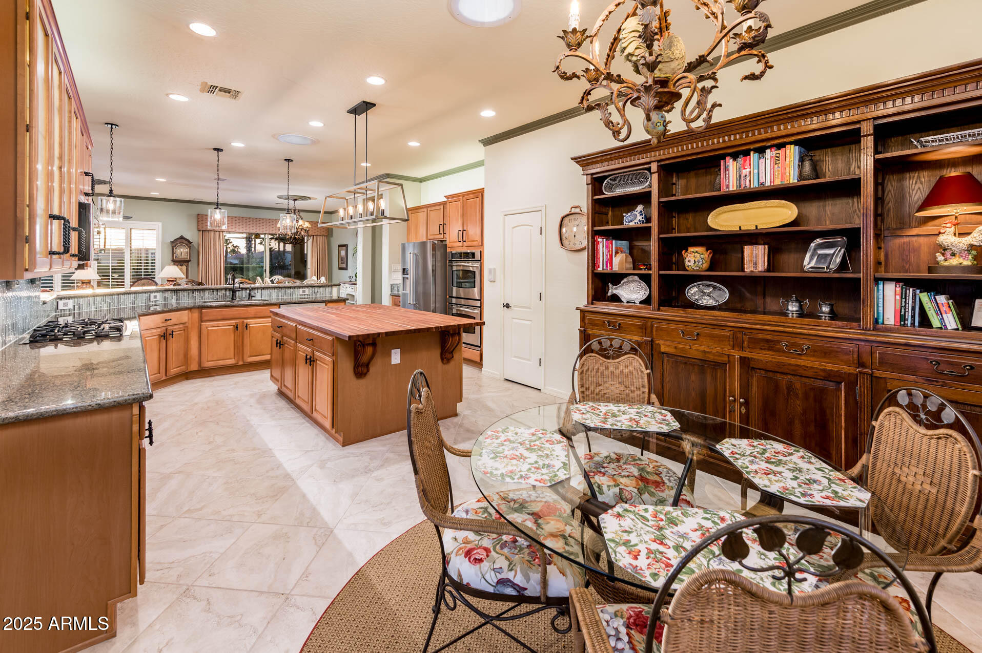 23116 N DEL MONTE Drive