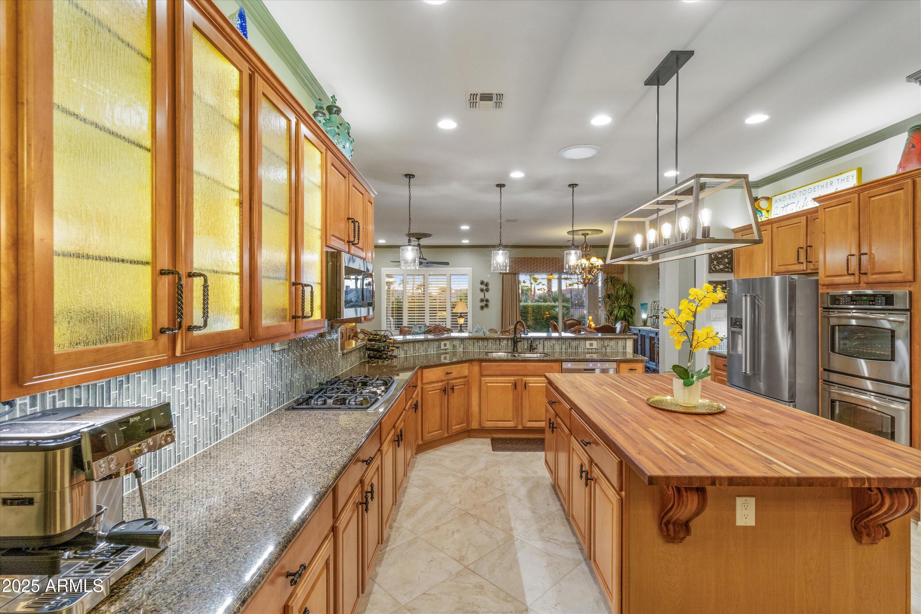 23116 N DEL MONTE Drive