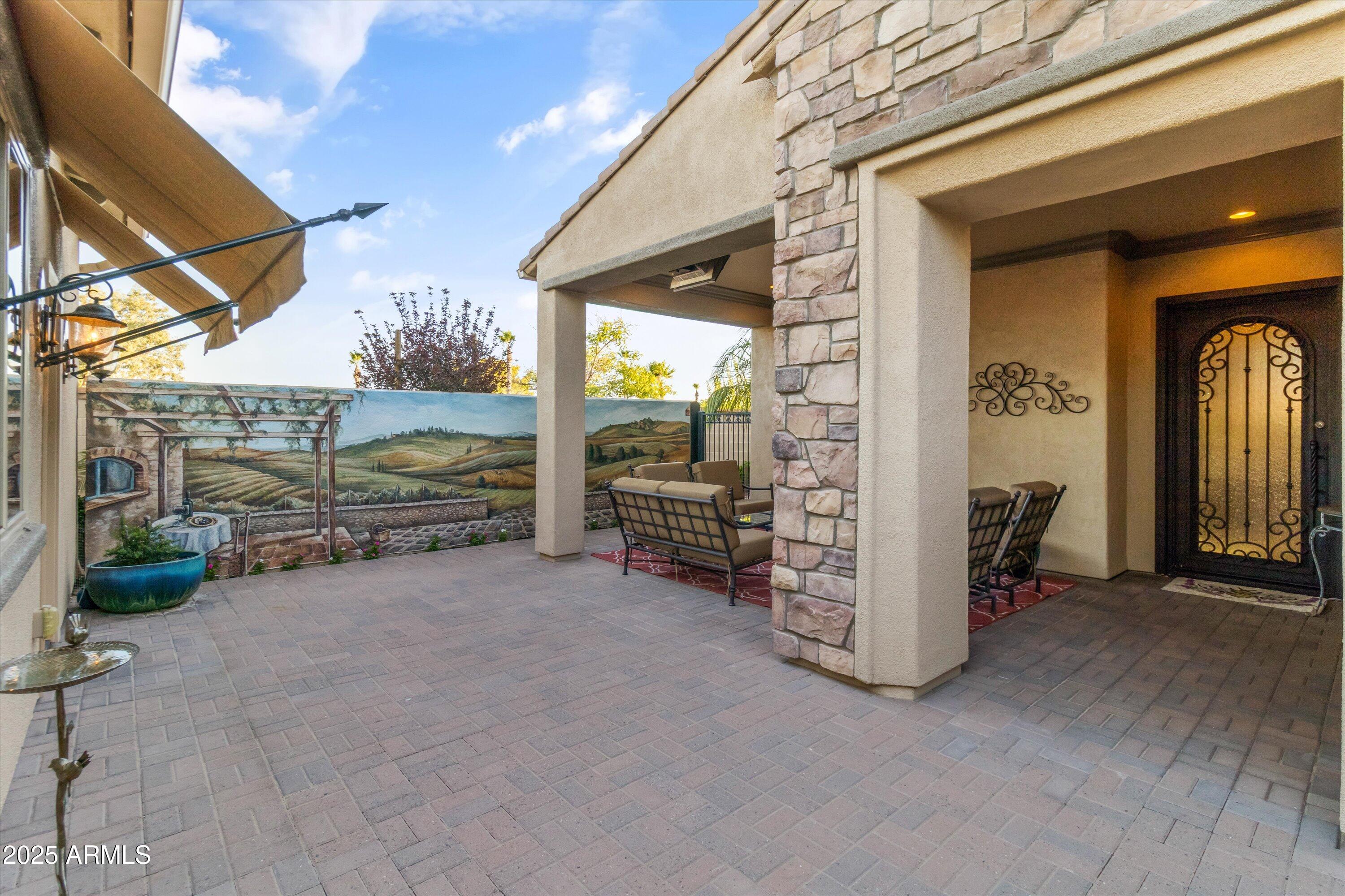 23116 N DEL MONTE Drive
