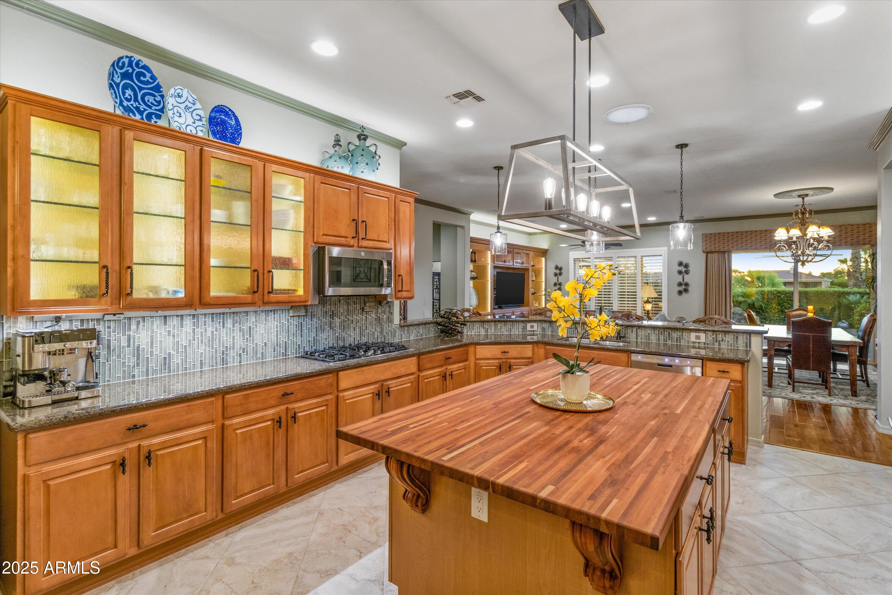 23116 N DEL MONTE Drive
