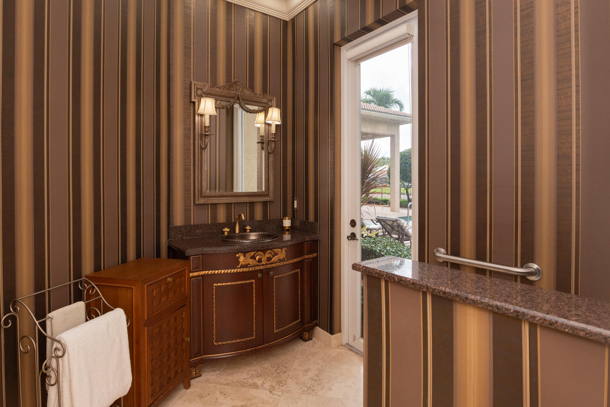 123 Grand Palm Way