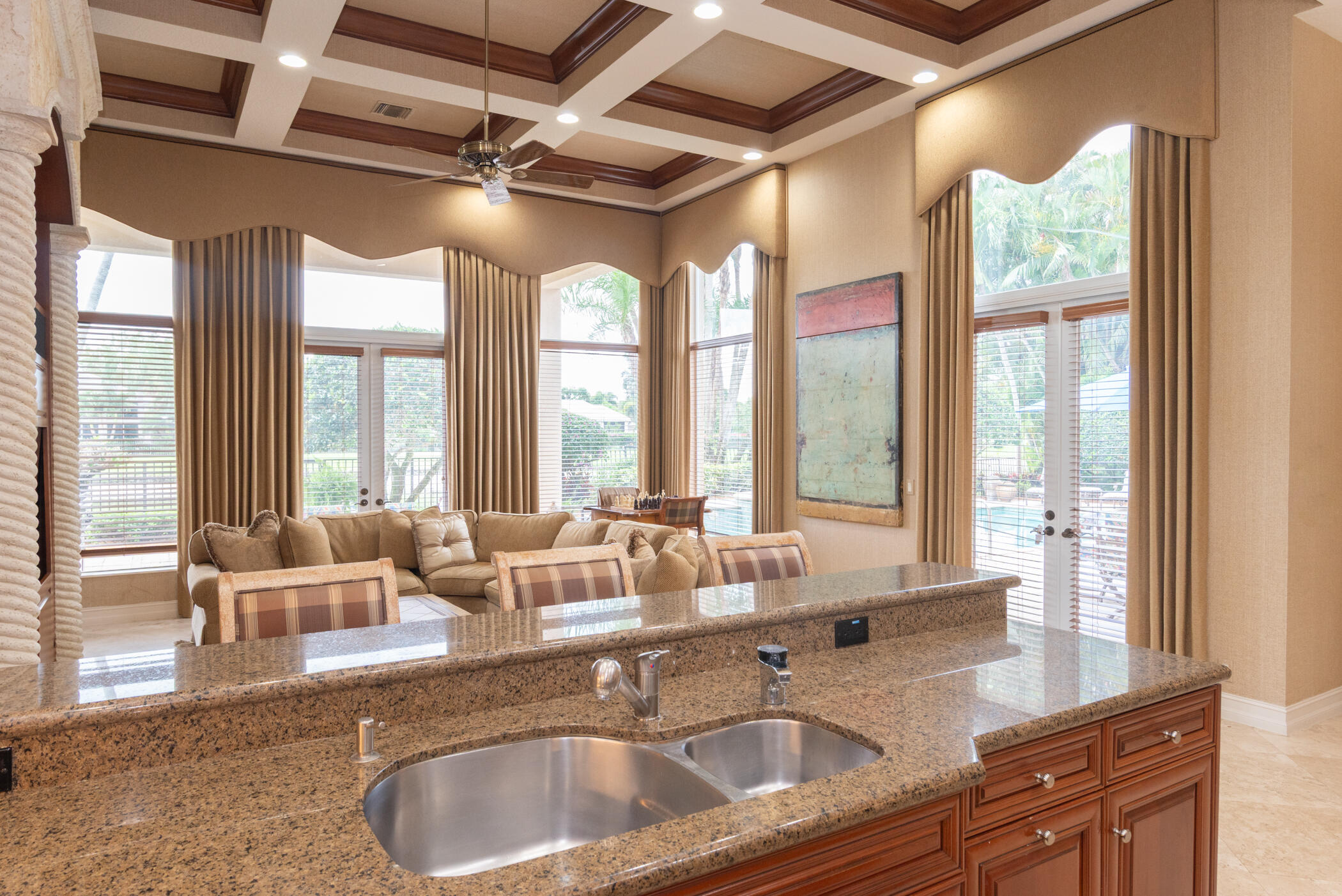 123 Grand Palm Way