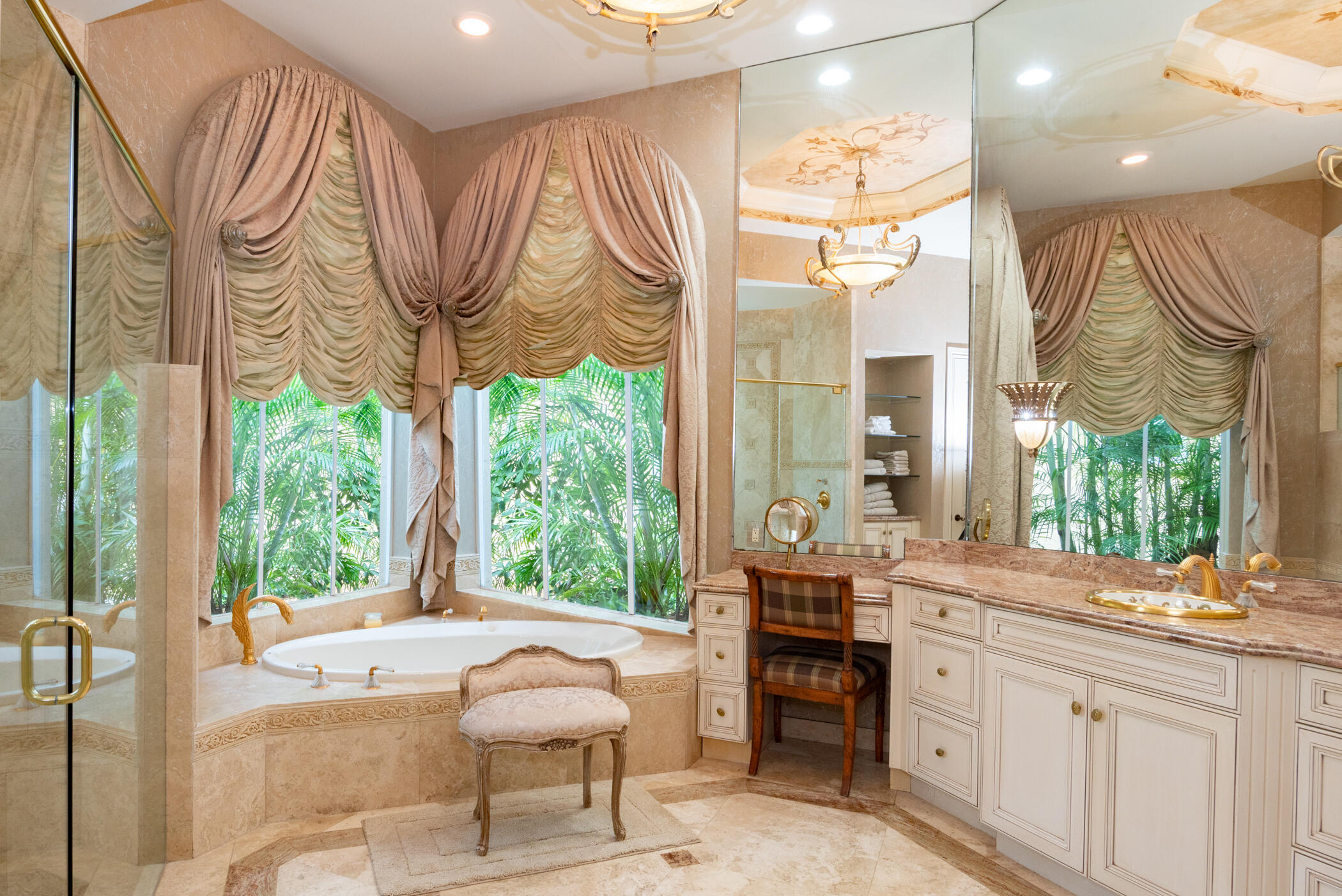123 Grand Palm Way