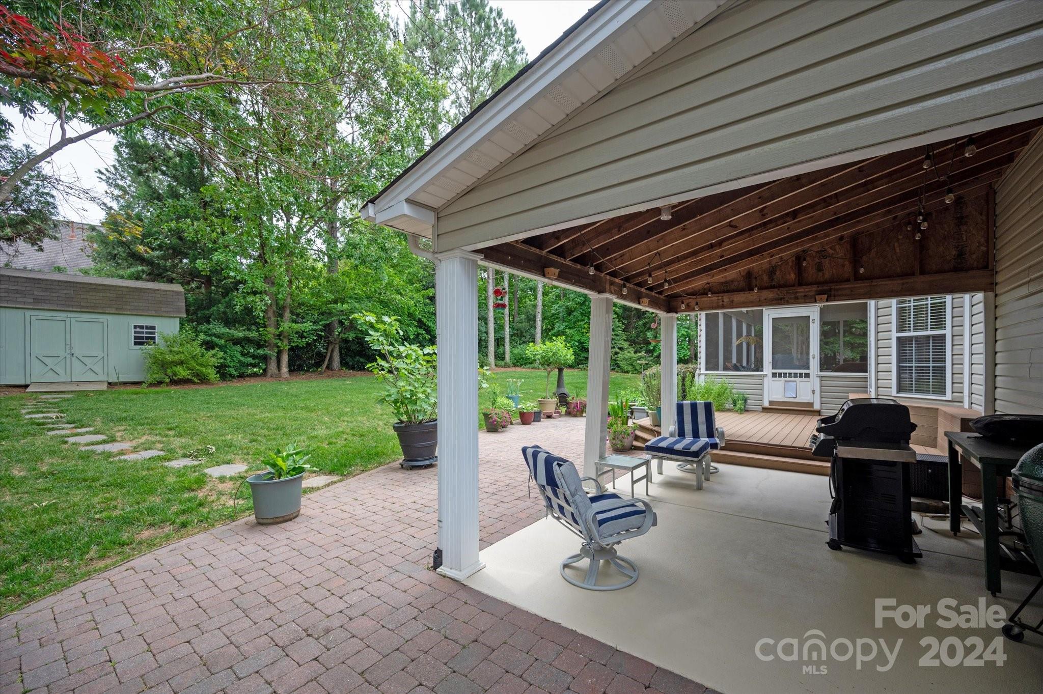 1025 Easthampton Lane