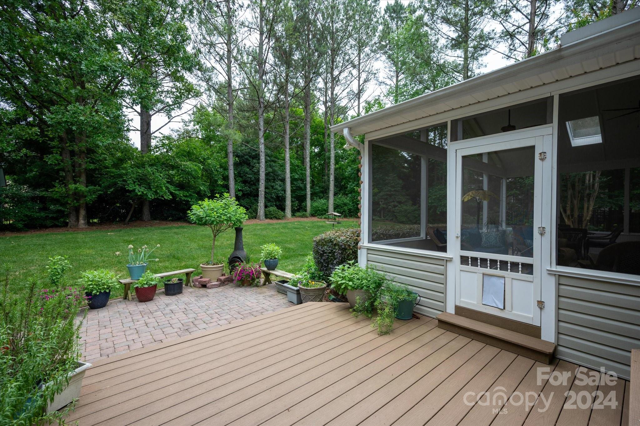 1025 Easthampton Lane