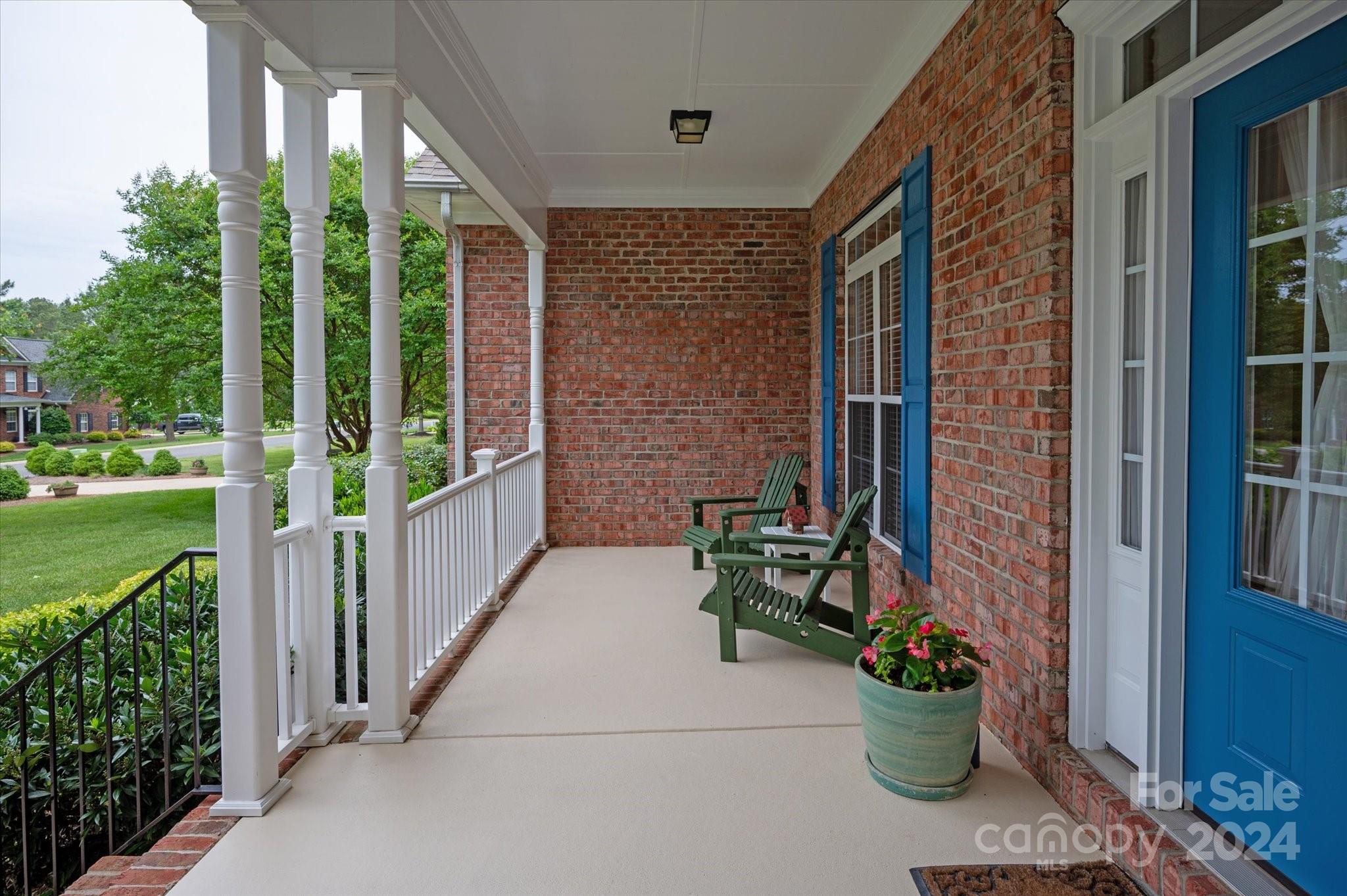 1025 Easthampton Lane