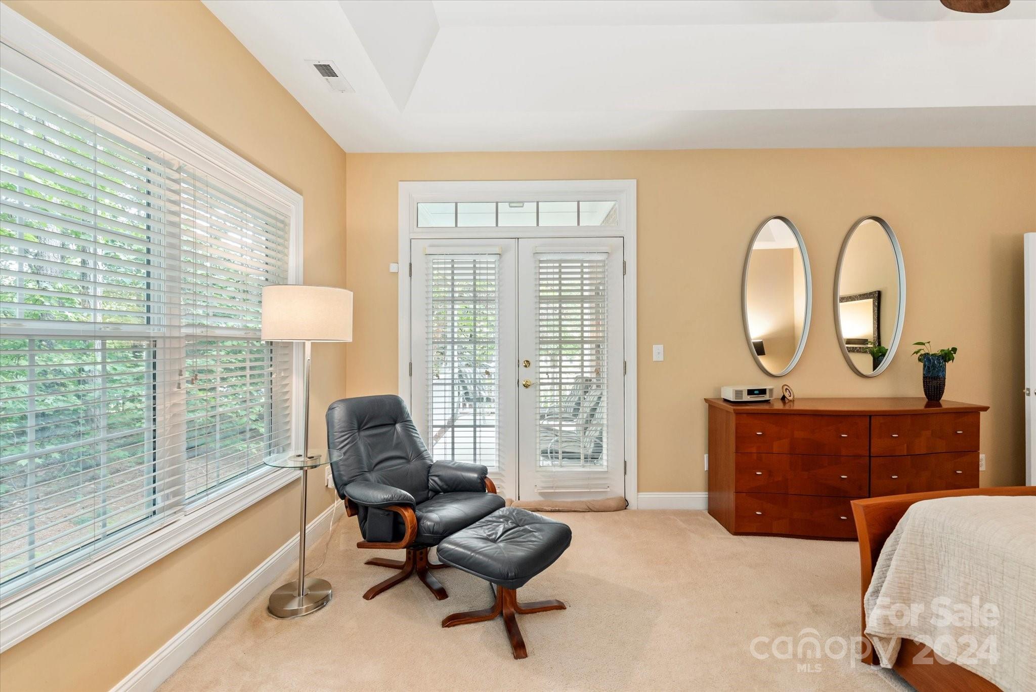 1025 Easthampton Lane