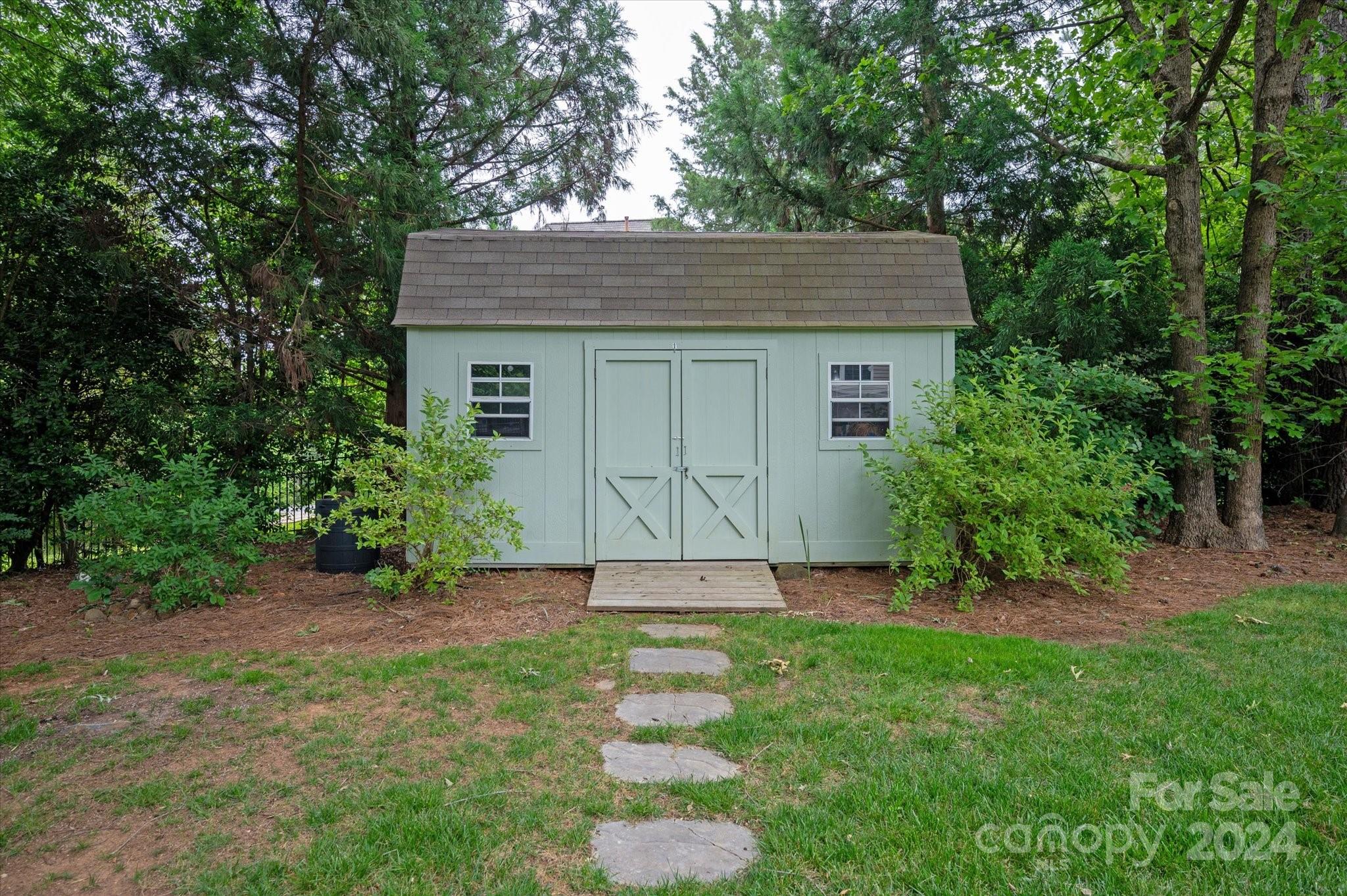 1025 Easthampton Lane