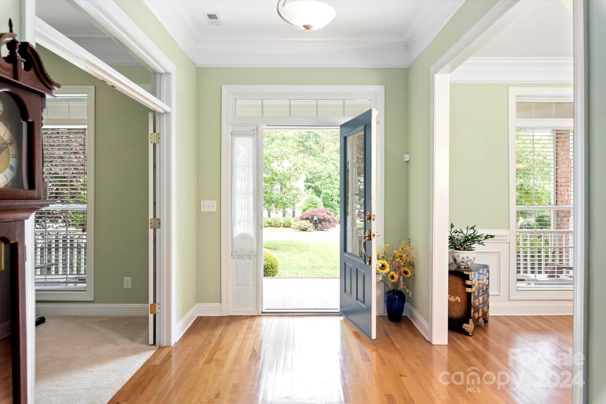1025 Easthampton Lane