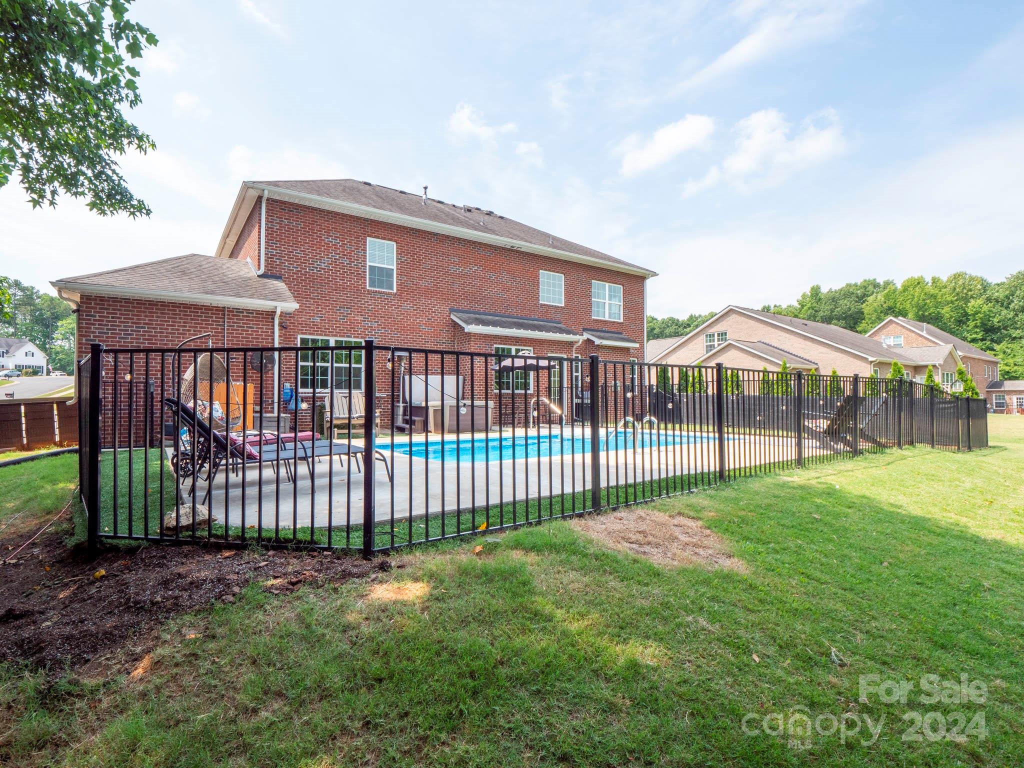3800 Bronte Lane