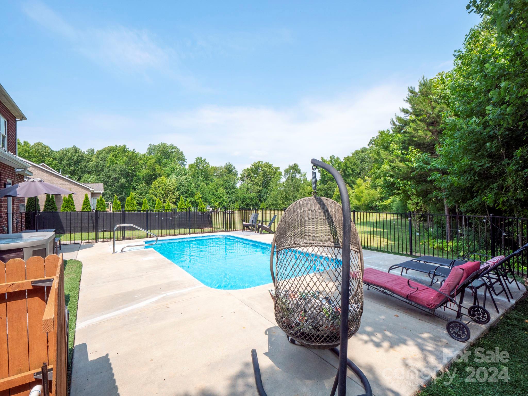 3800 Bronte Lane