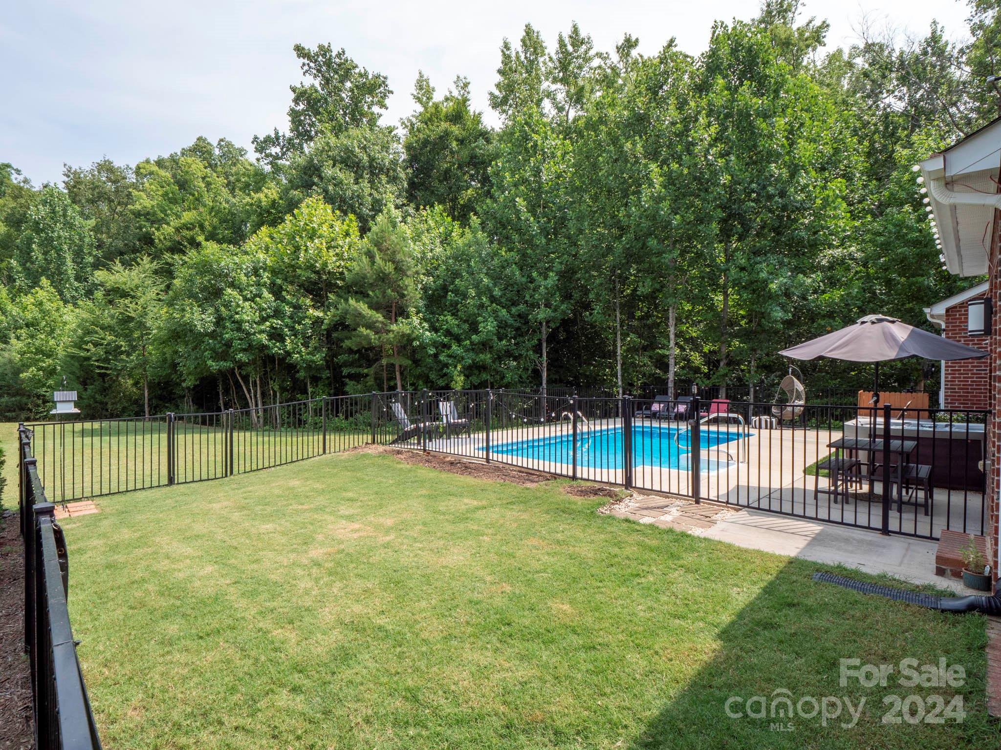 3800 Bronte Lane