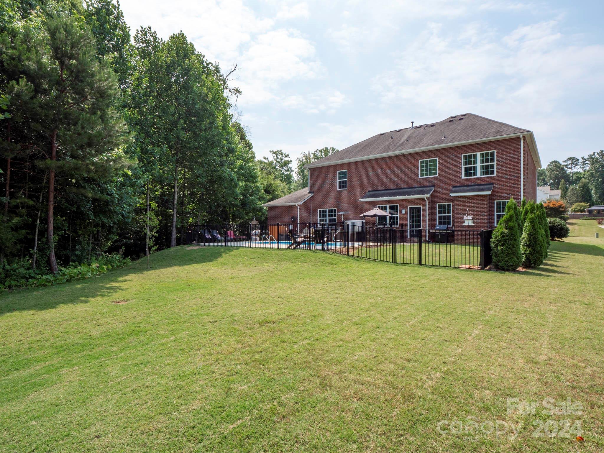 3800 Bronte Lane