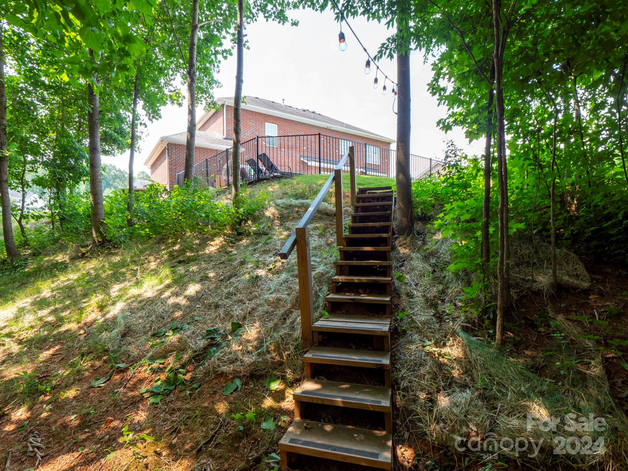 3800 Bronte Lane