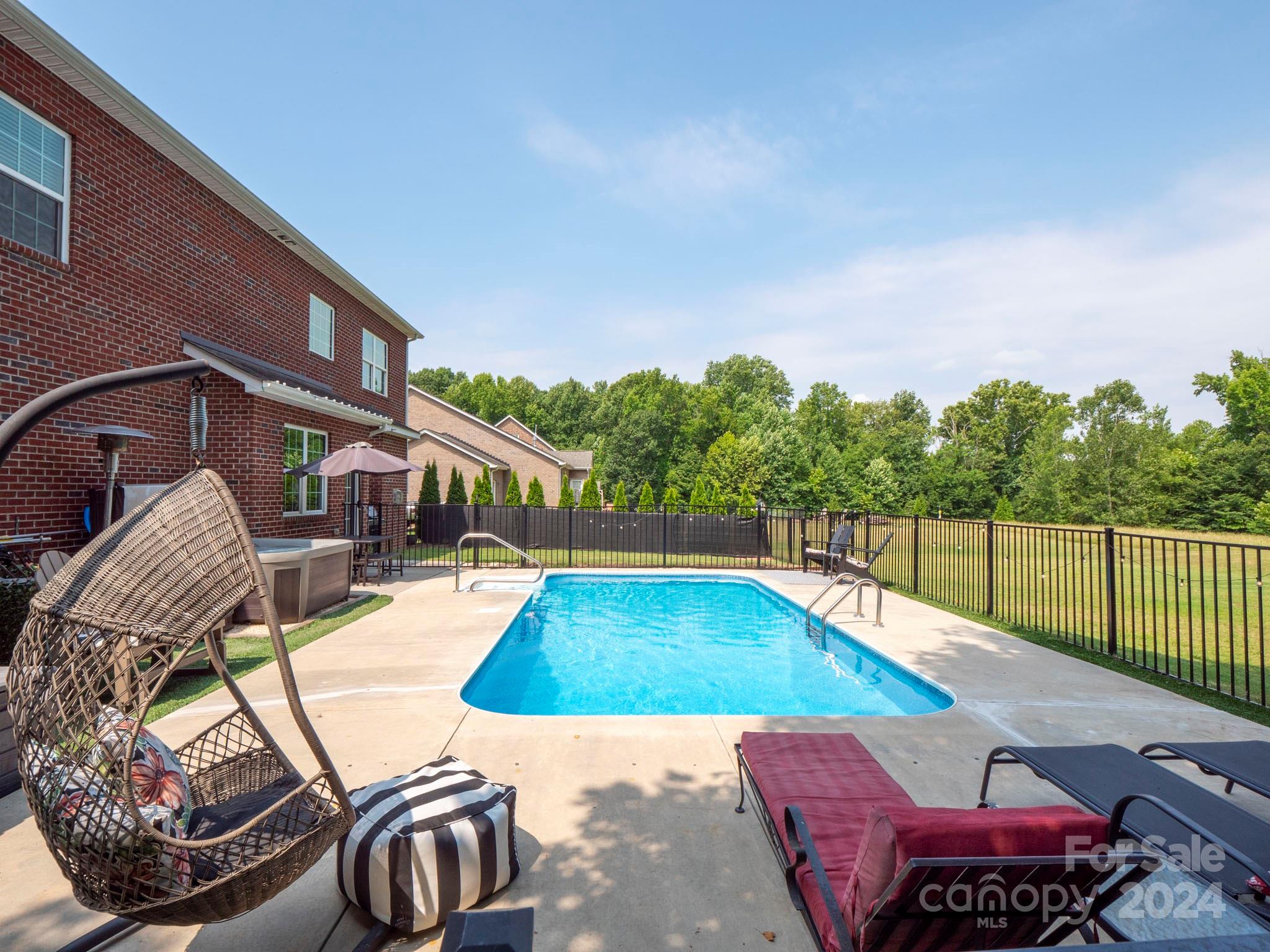 3800 Bronte Lane