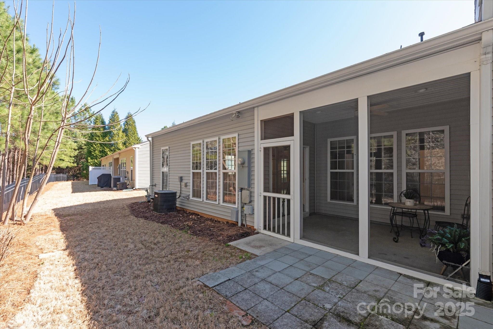 1005 Sweetleaf Drive