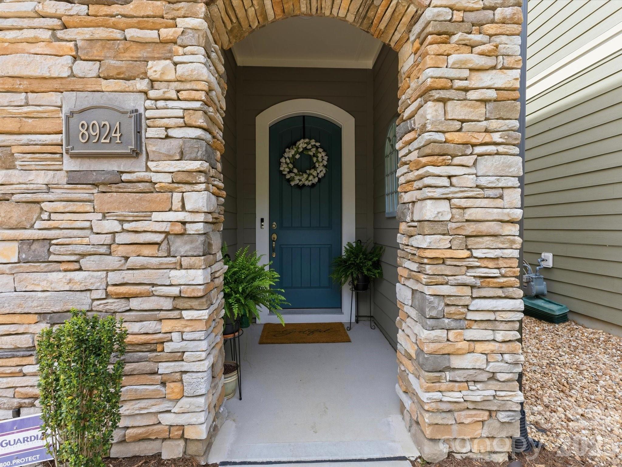 8924 Boling Green Drive
