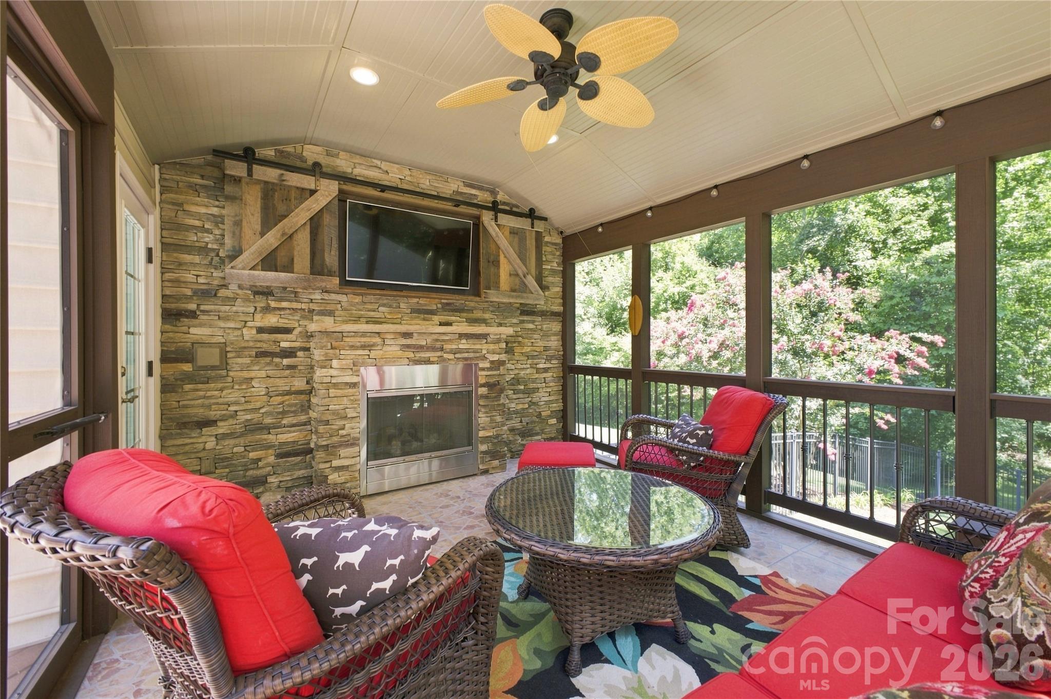 11019 King George Lane
