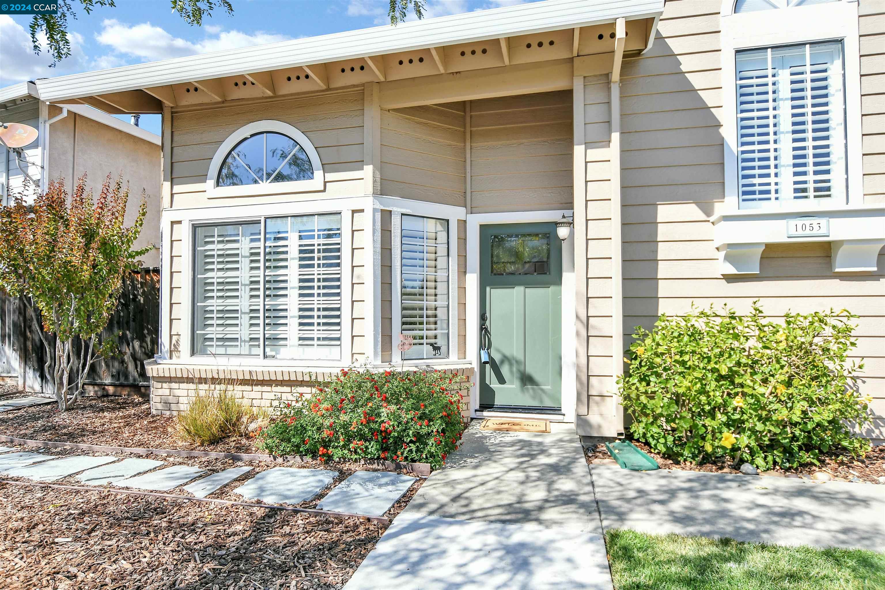 1053 Oakleaf Ct