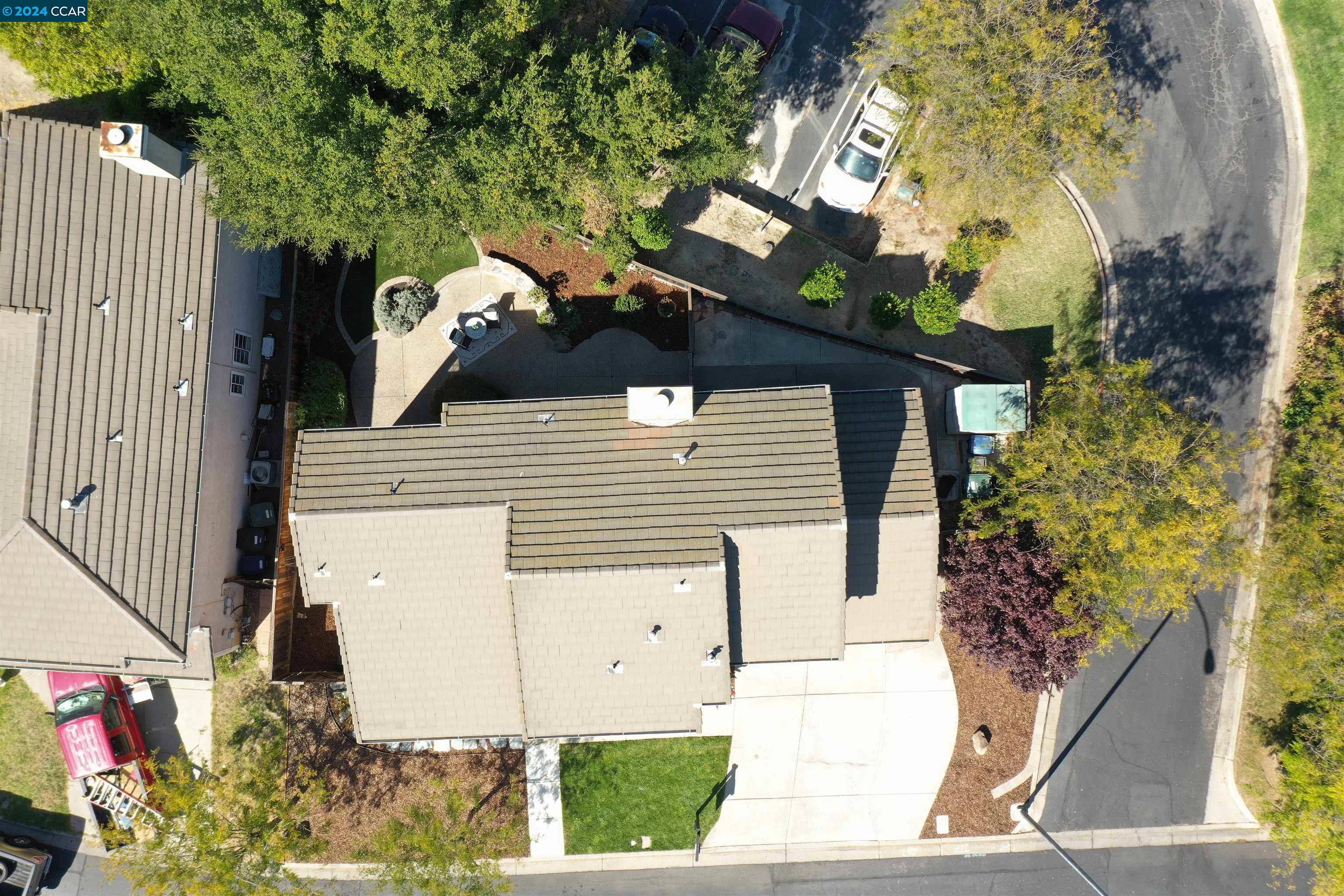 1053 Oakleaf Ct
