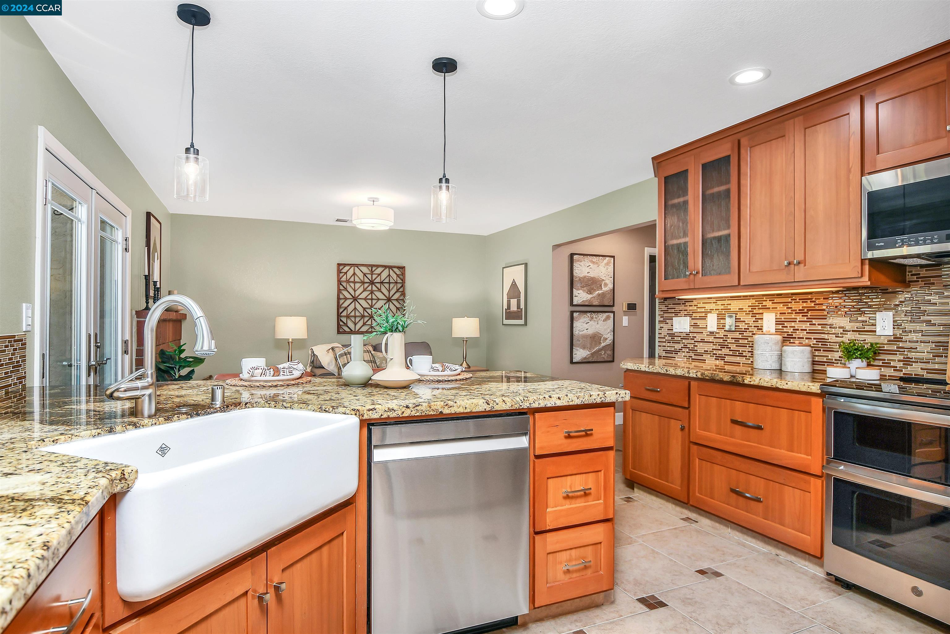 1053 Oakleaf Ct