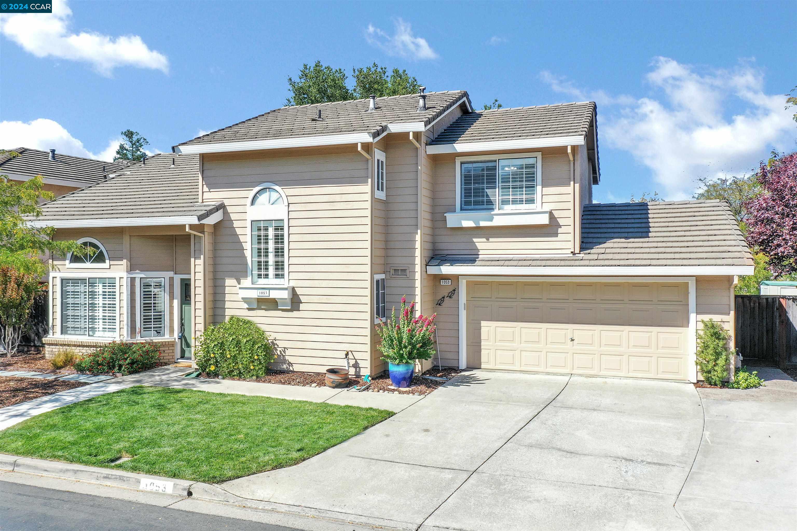 1053 Oakleaf Ct